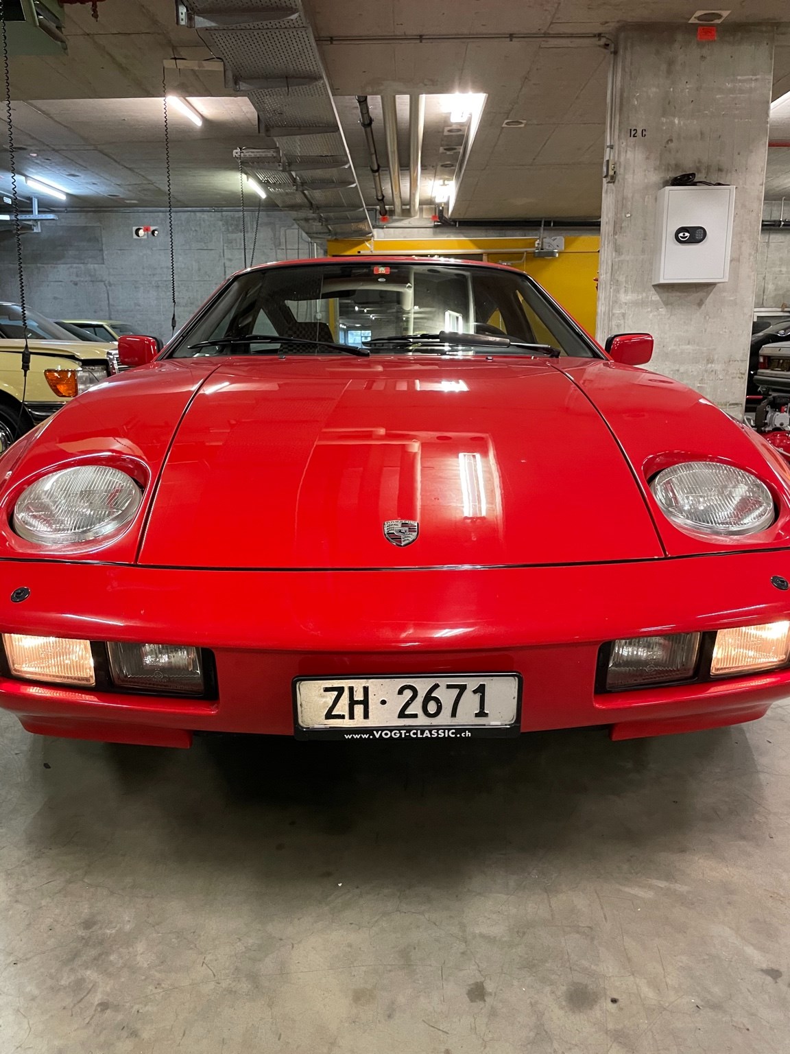 PORSCHE 928 S-image-2