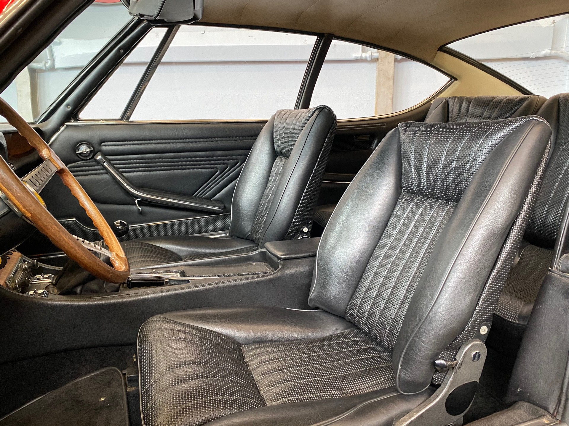 FIAT Dino 2.0 V6 / Veteran / Teil Restauriert / frisch sb Service-showroom-element-2