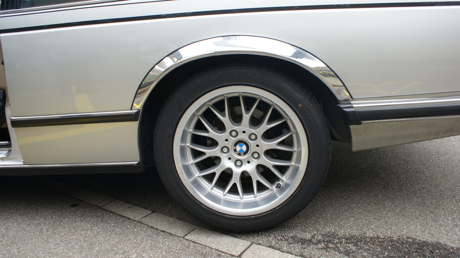 BMW BMW 635 CSI-image-9
