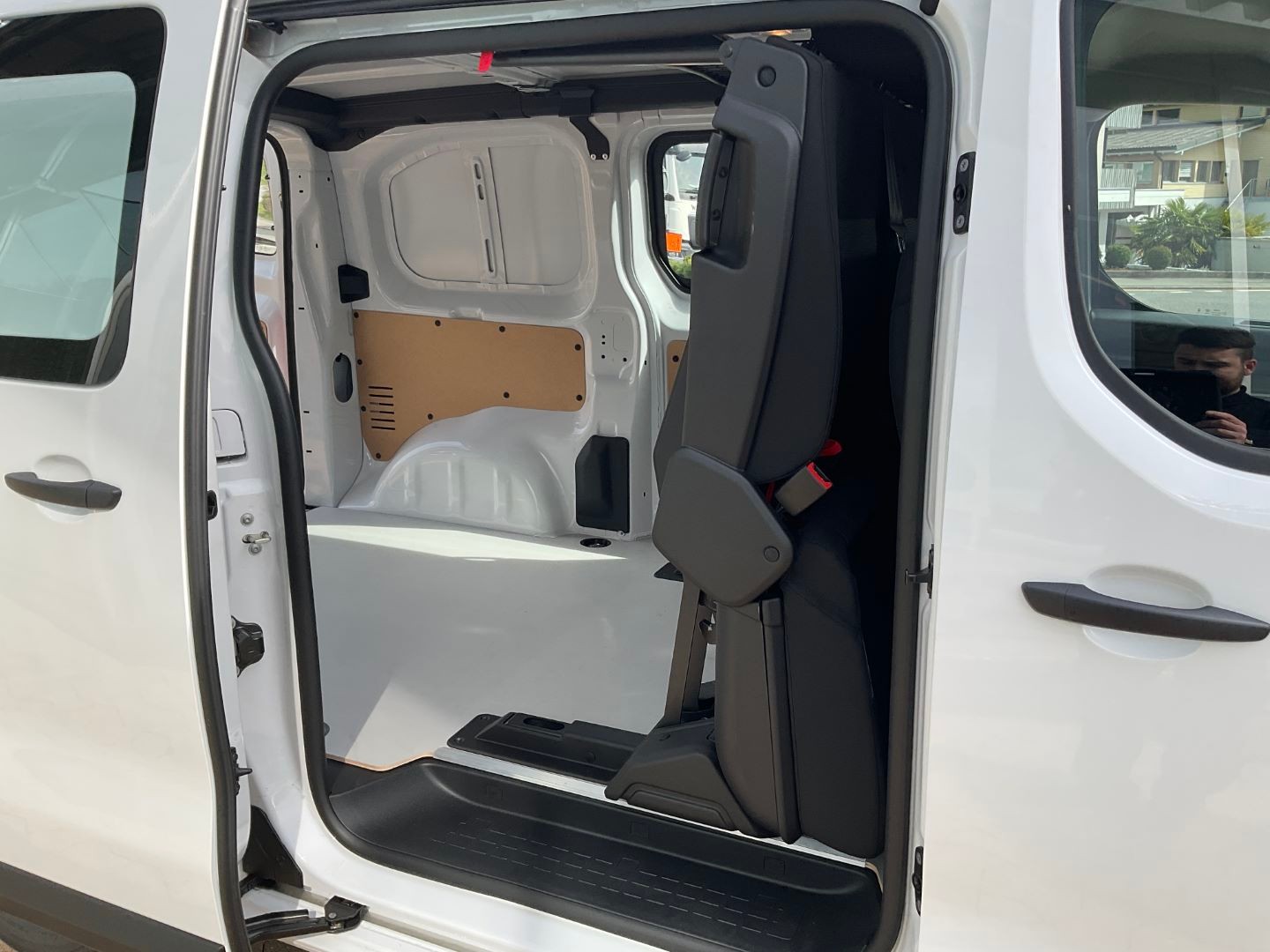OPEL Vivaro Cargo DK Var. 3.0 t M 2.0 D 144 S/S-image-9