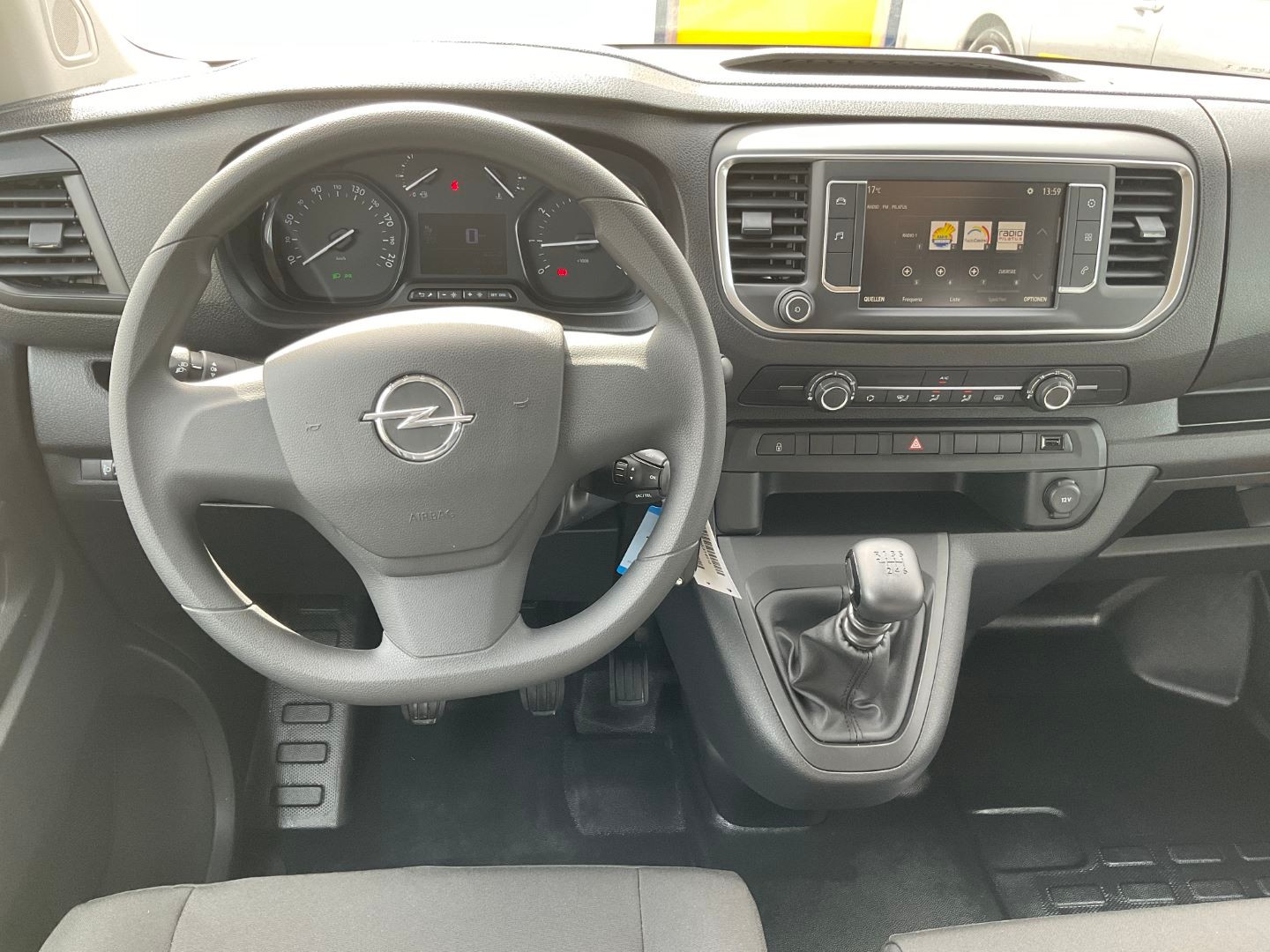 OPEL Vivaro Cargo DK Var. 3.0 t M 2.0 D 144 S/S-image-6
