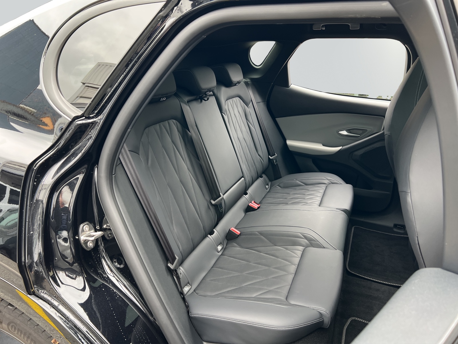 FORD Capri Extended Range Premium-image-12