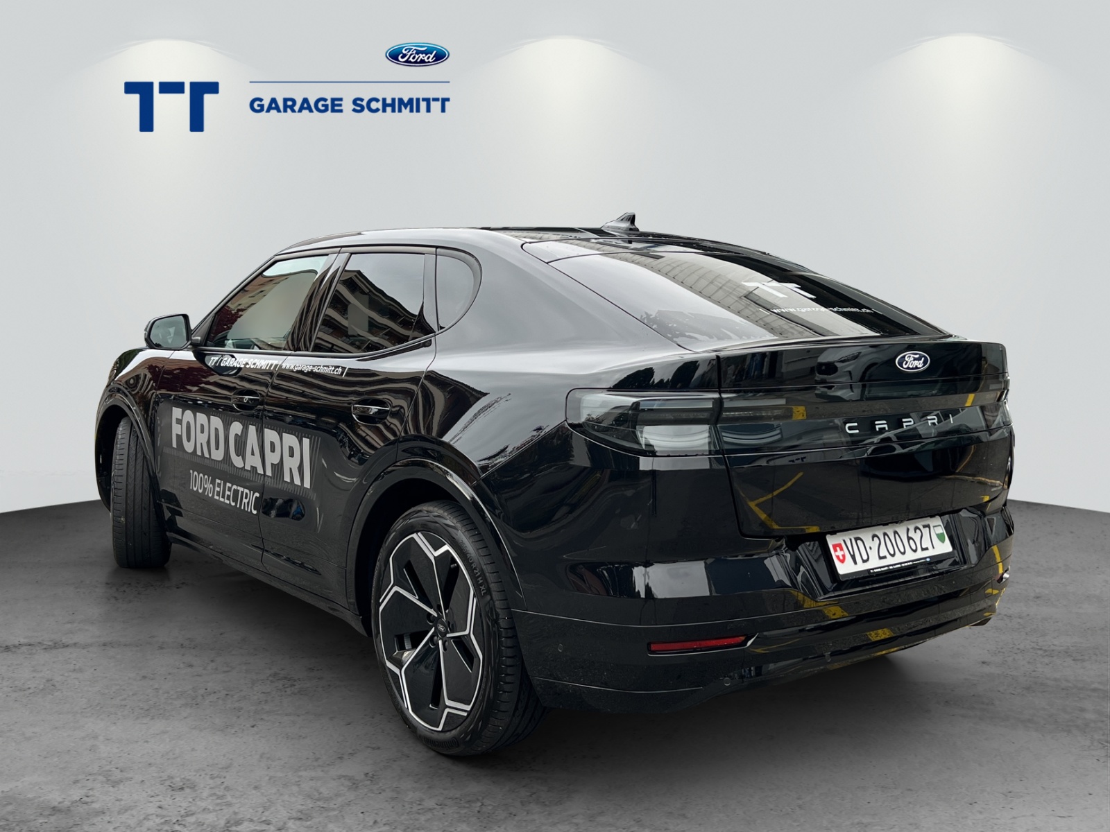 FORD Capri Extended Range Premium-showroom-element-1