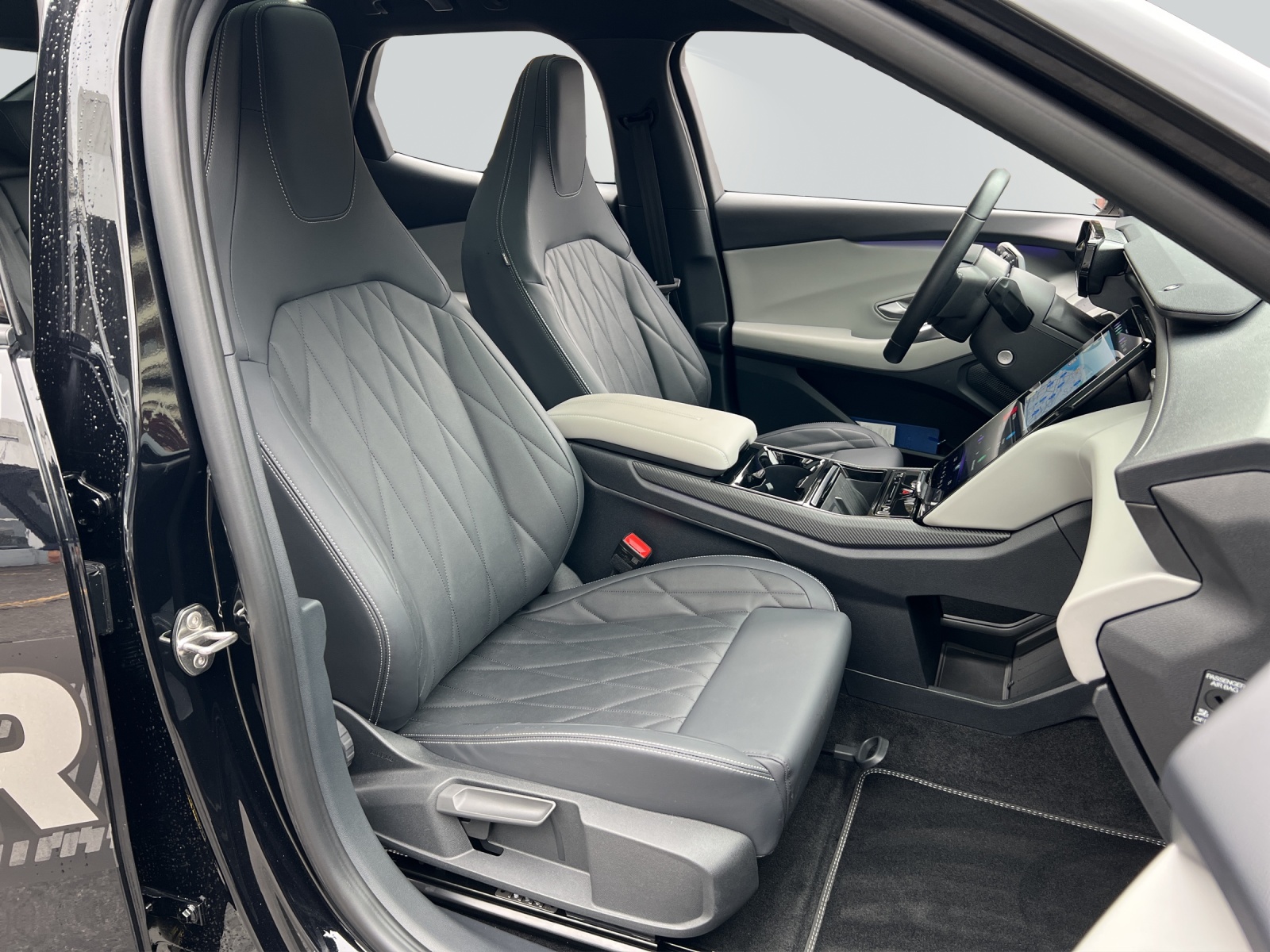 FORD Capri Extended Range Premium-image-11
