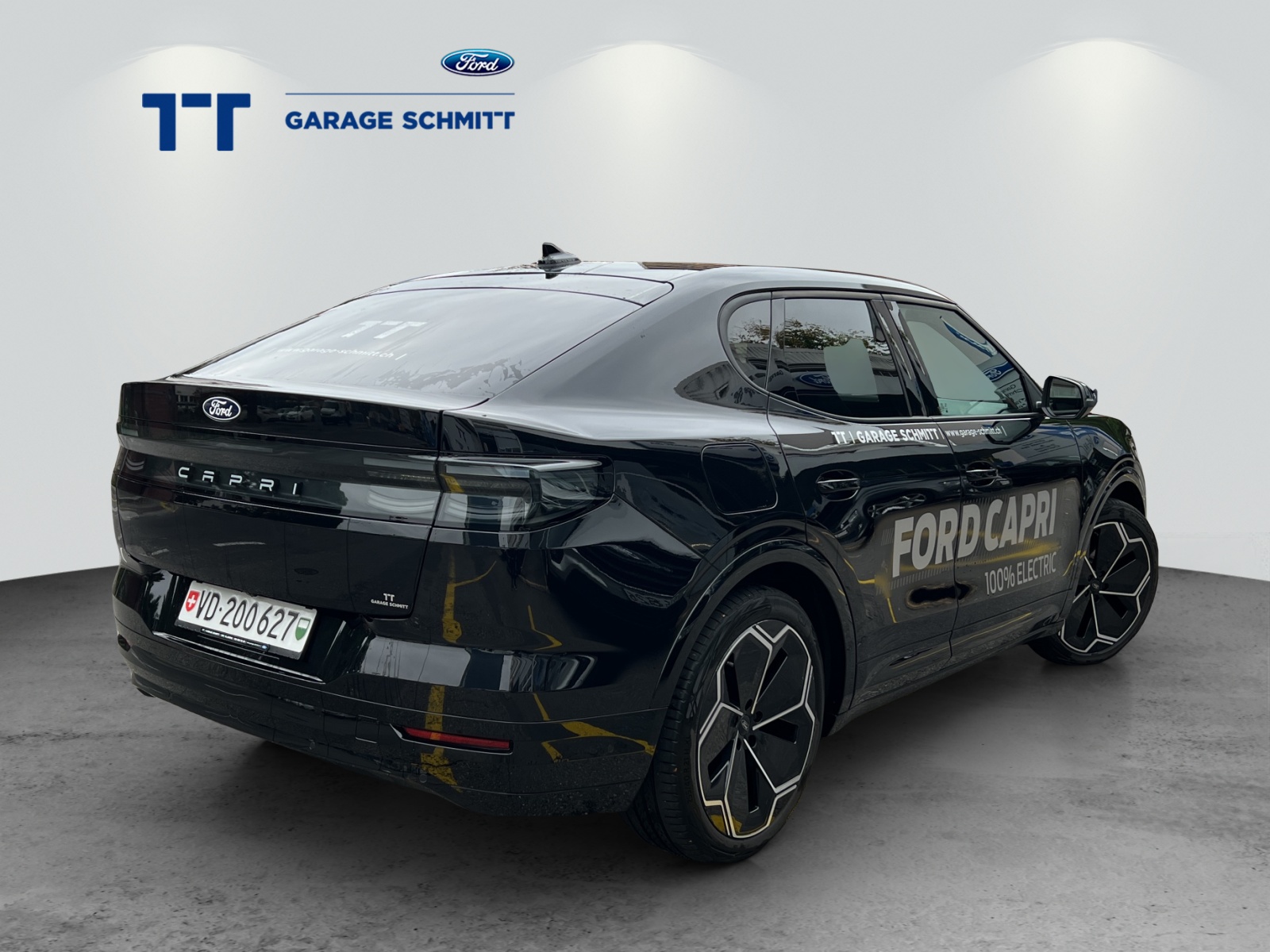FORD Capri Extended Range Premium-showroom-element-2