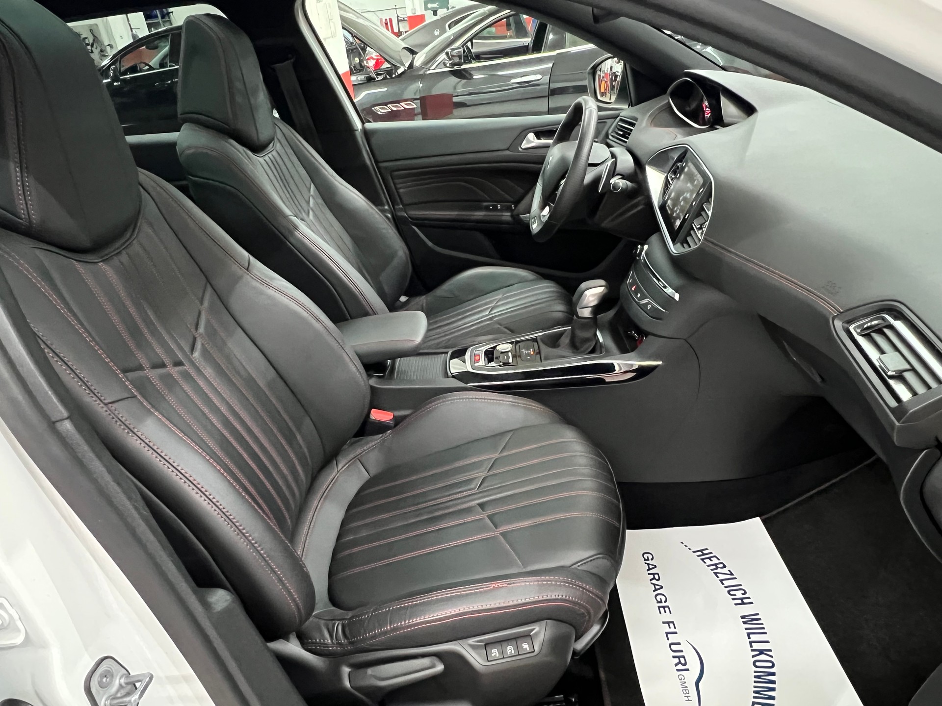 PEUGEOT 308 SW 2.0 BlueHDI GT Automatic-image-12
