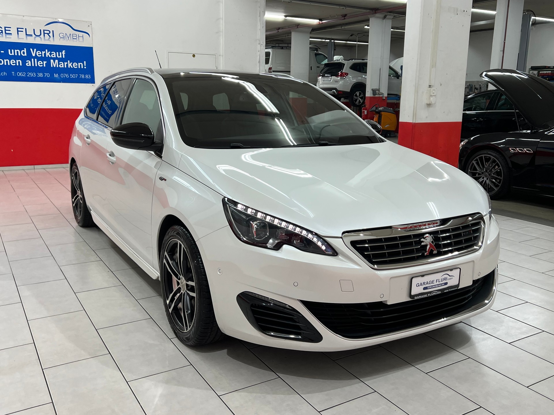 PEUGEOT 308 SW 2.0 BlueHDI GT Automatic-image-2