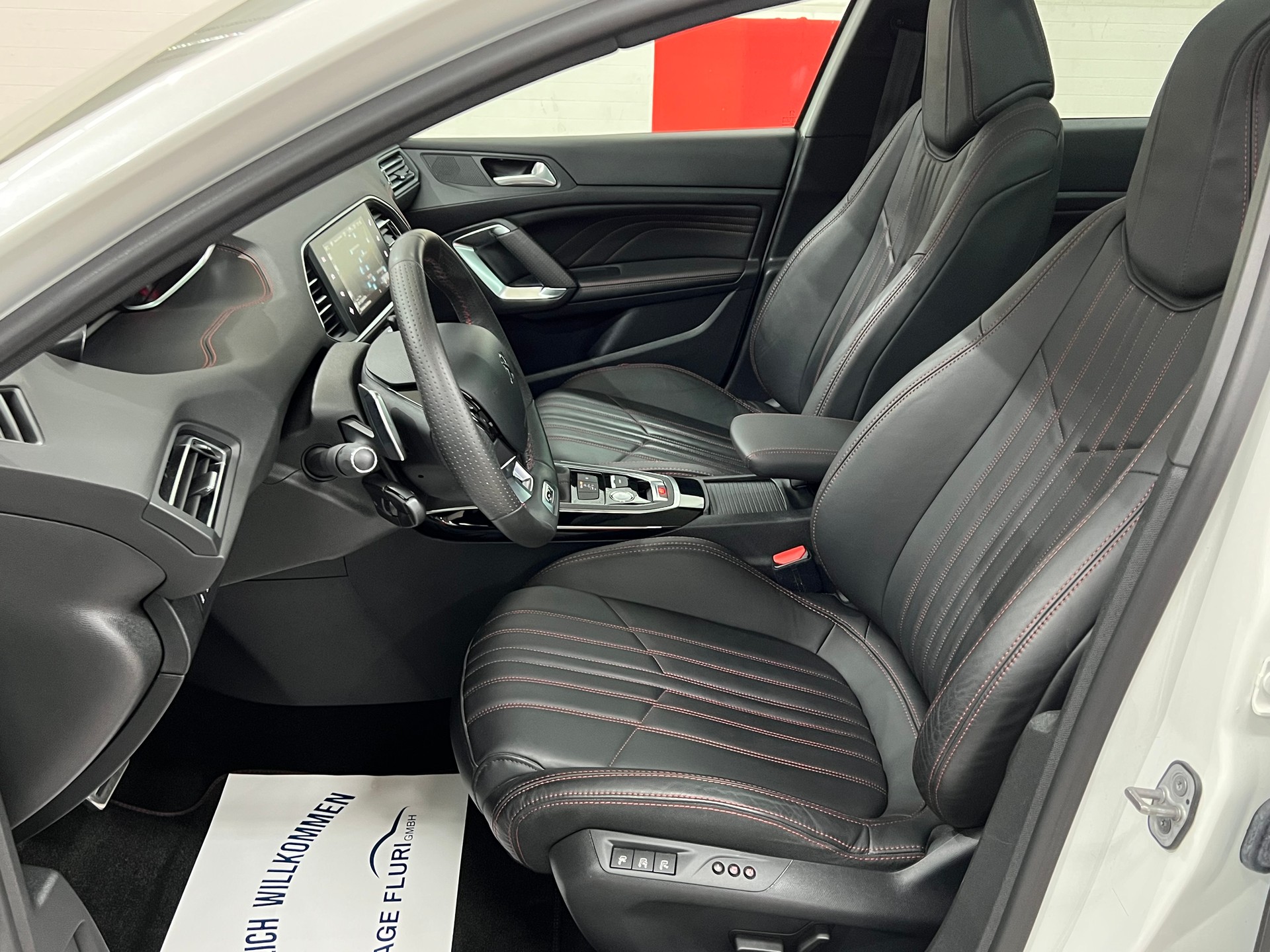 PEUGEOT 308 SW 2.0 BlueHDI GT Automatic-image-11