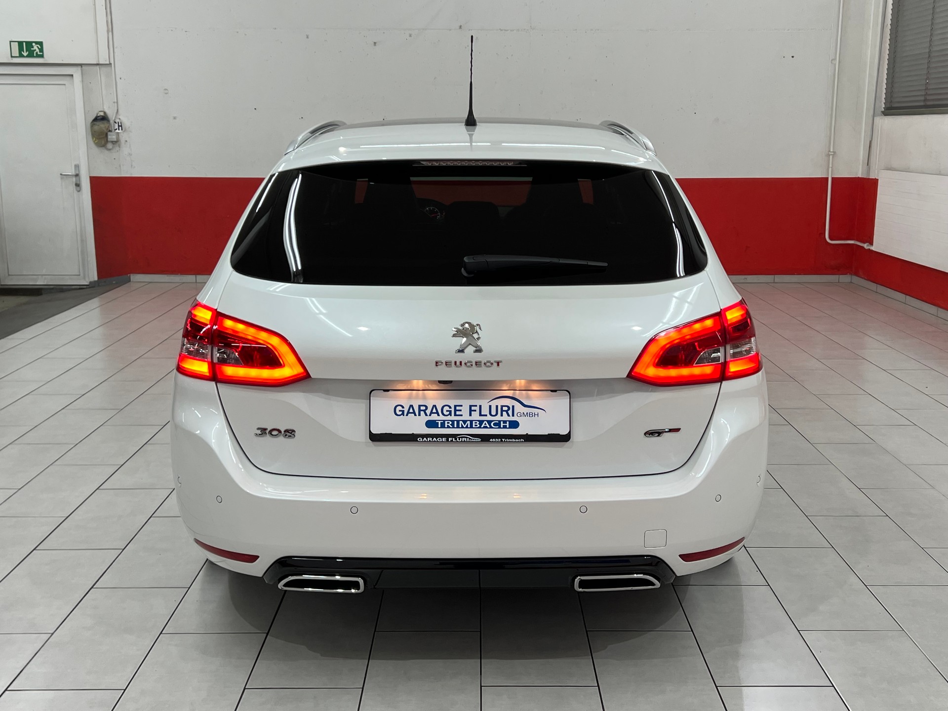 PEUGEOT 308 SW 2.0 BlueHDI GT Automatic-image-5