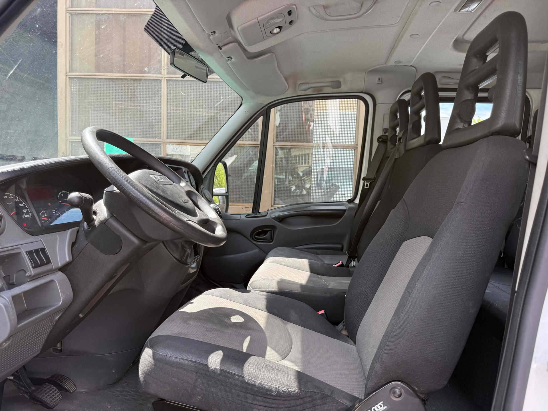 IVECO 35 S 15 D-image-6