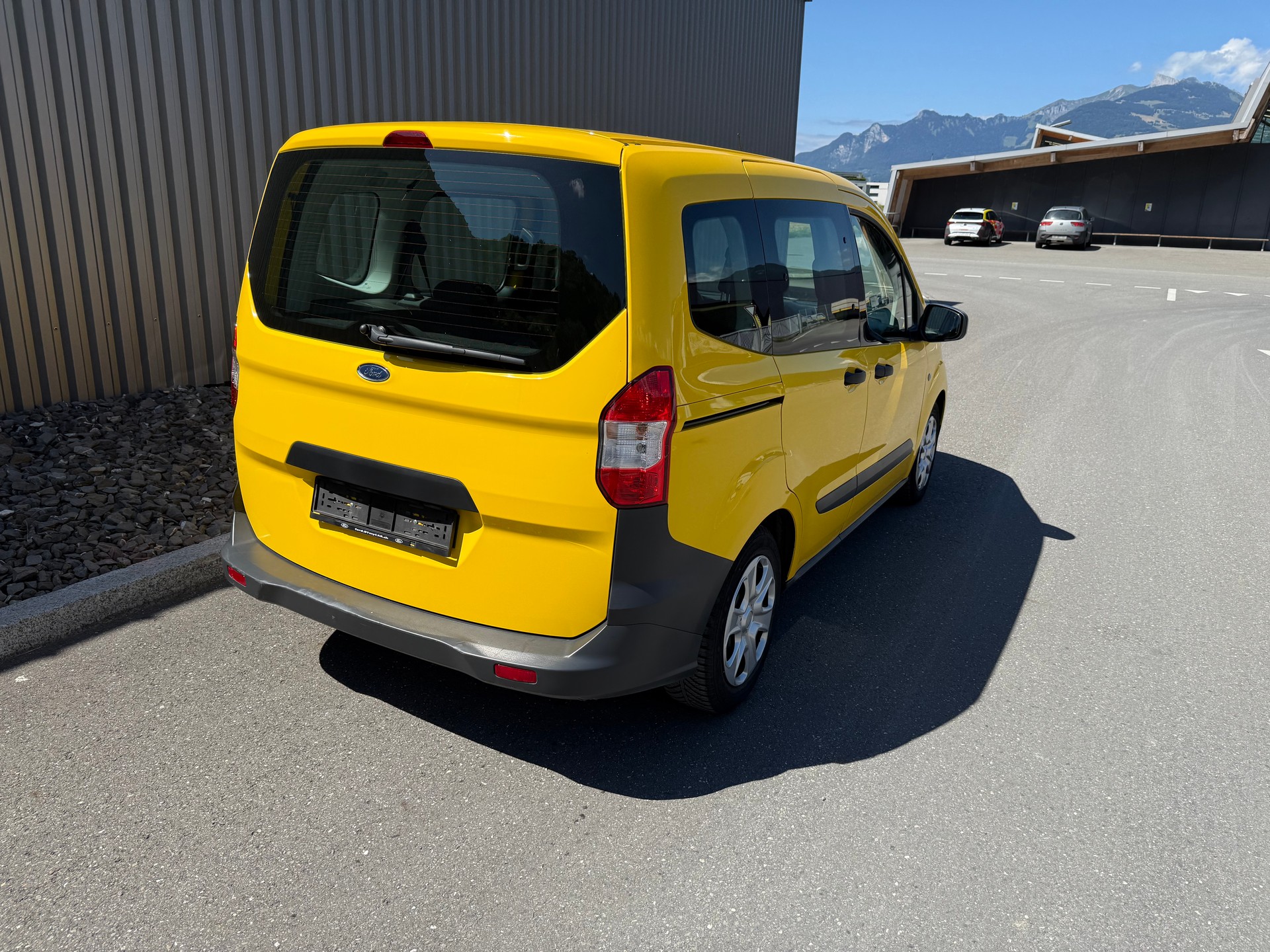 FORD Tourneo Courier 1.0 SCTi Trend +++ TACHYMATRE-image-6