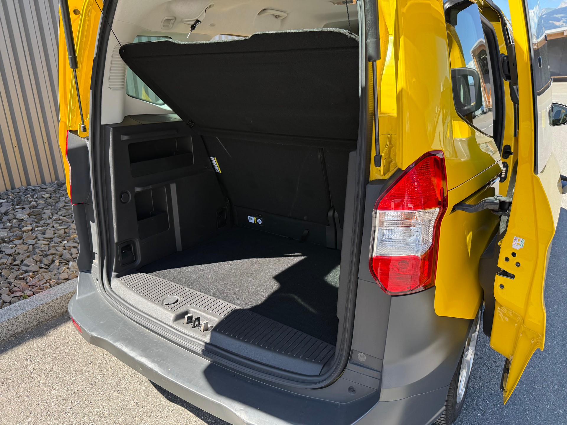 FORD Tourneo Courier 1.0 SCTi Trend +++ TACHYMATRE-image-14