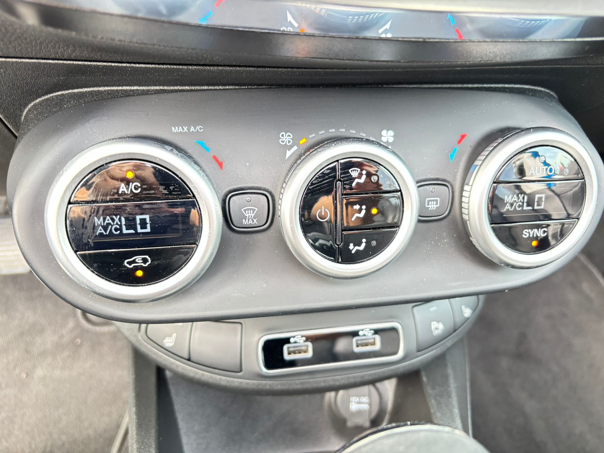 FIAT Fiat 500X Hybrid Dolce Vita Swiss Edition | Automat | Kamera | Navi-image-16