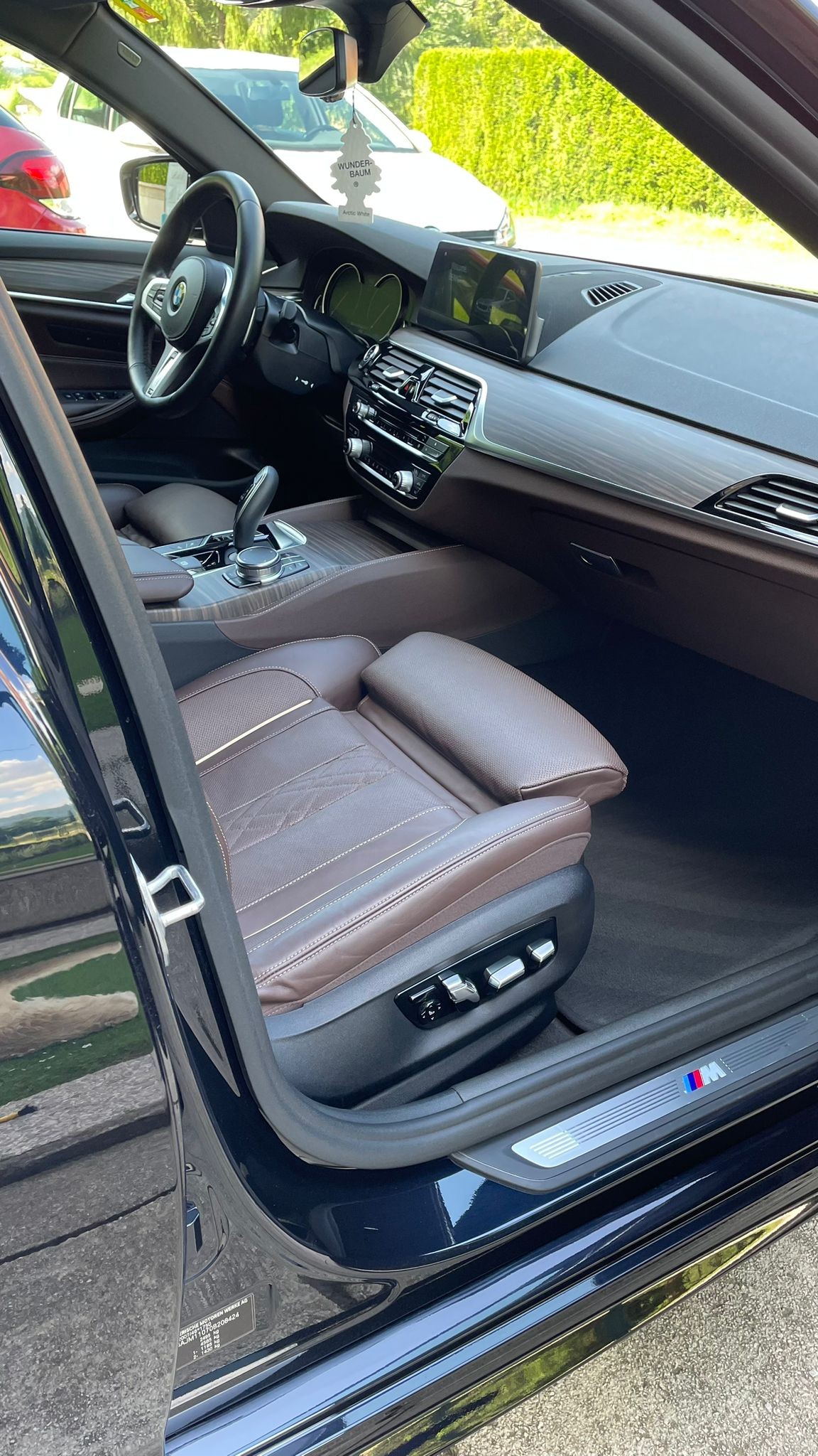 BMW 540i xDrive Touring Steptronic-image-4