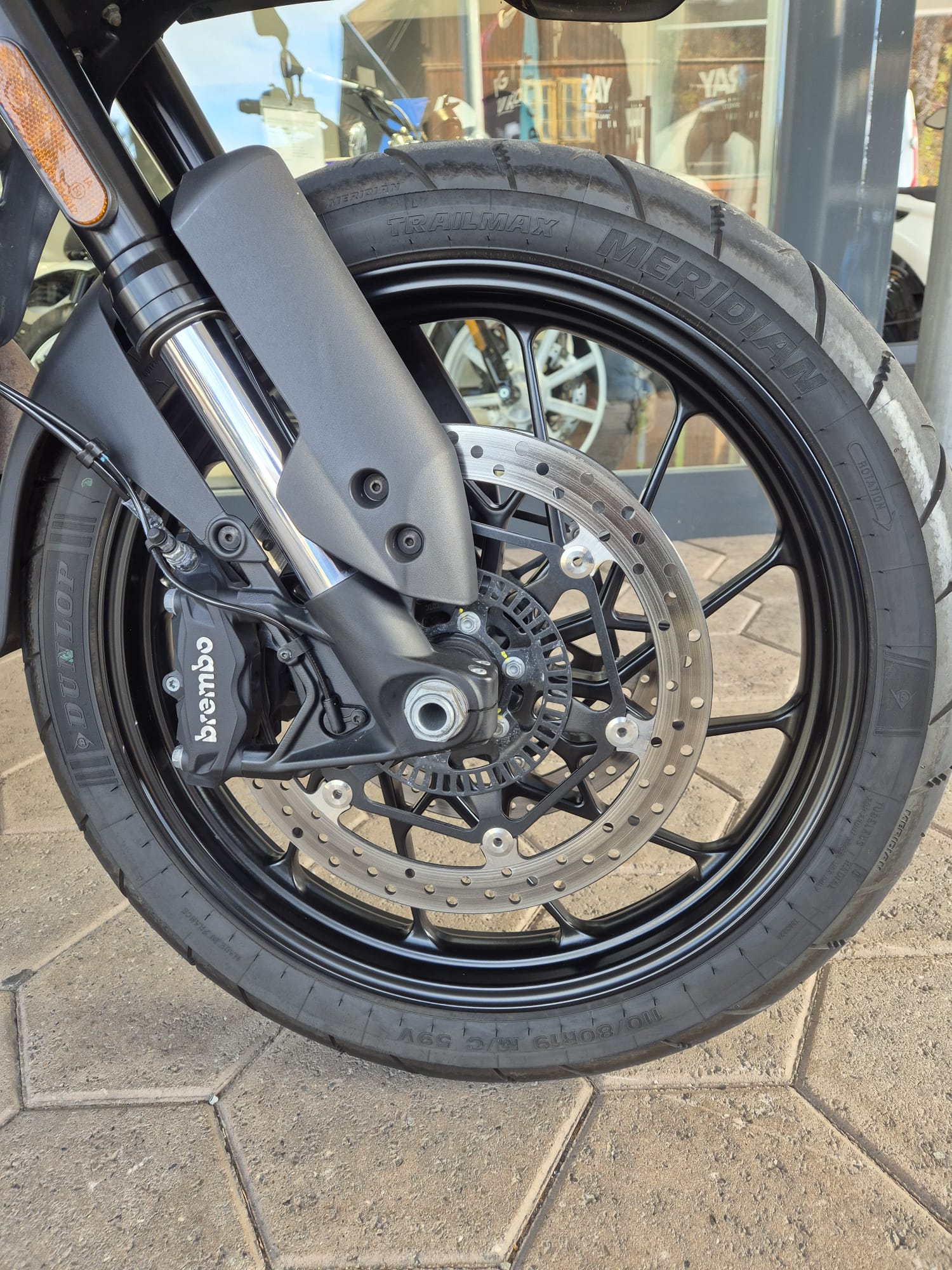 MOTO GUZZI V85 TT Strada E5+-image-7
