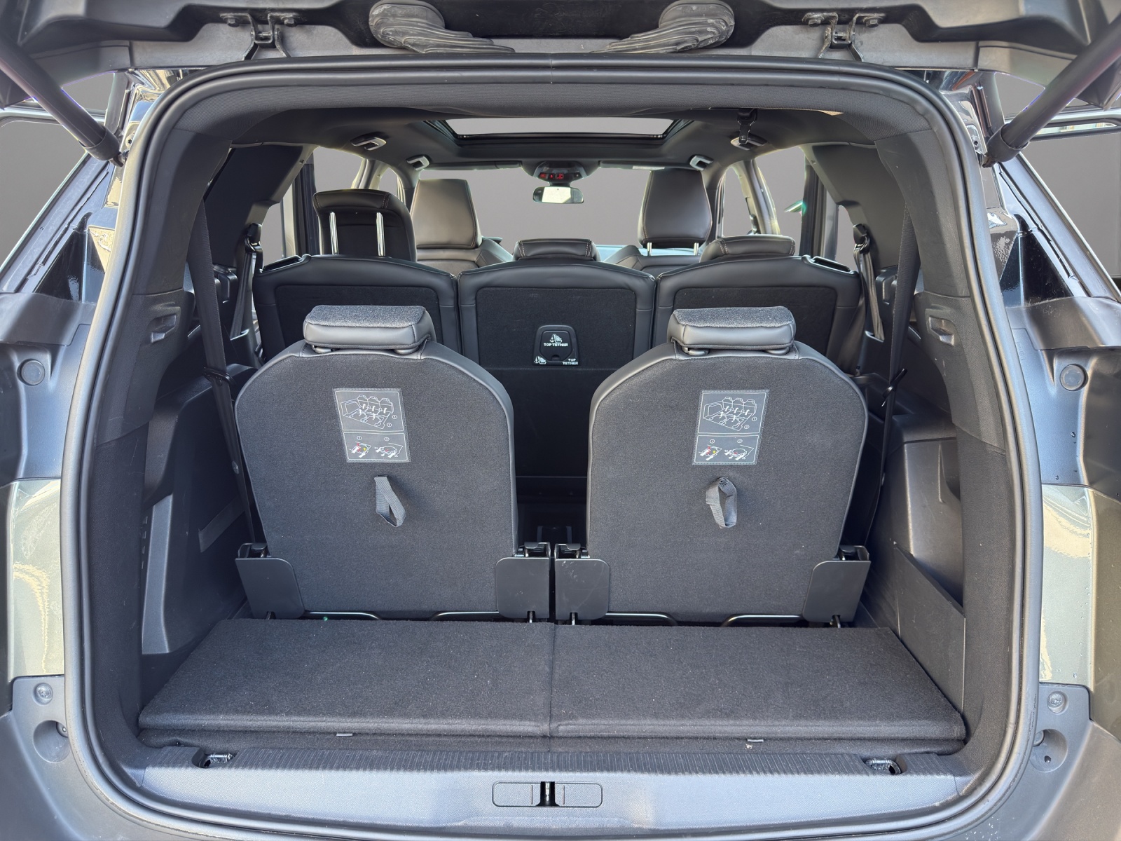PEUGEOT 5008 2.0 BlueHDi GT Line-image-18