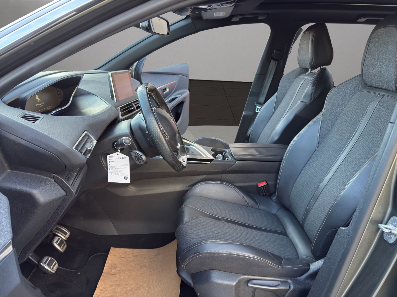 PEUGEOT 5008 2.0 BlueHDi GT Line-image-8