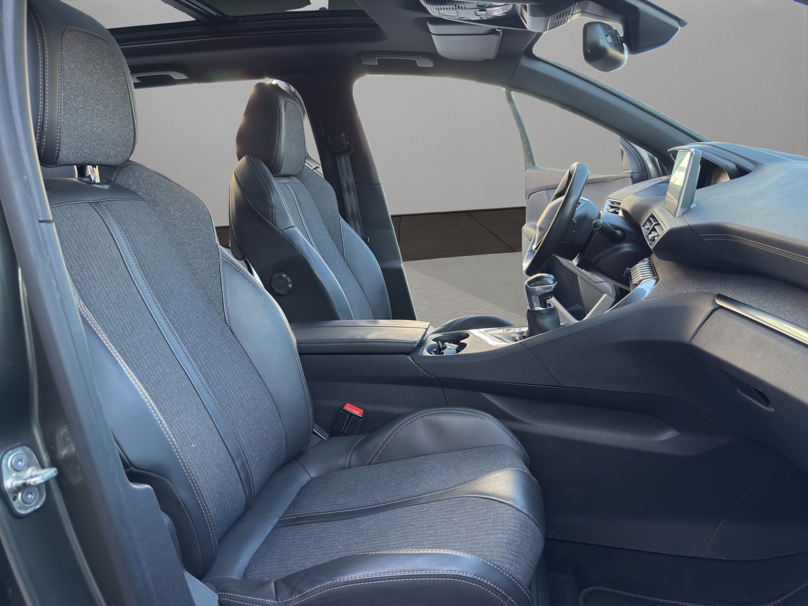 PEUGEOT 5008 2.0 BlueHDi GT Line-image-16