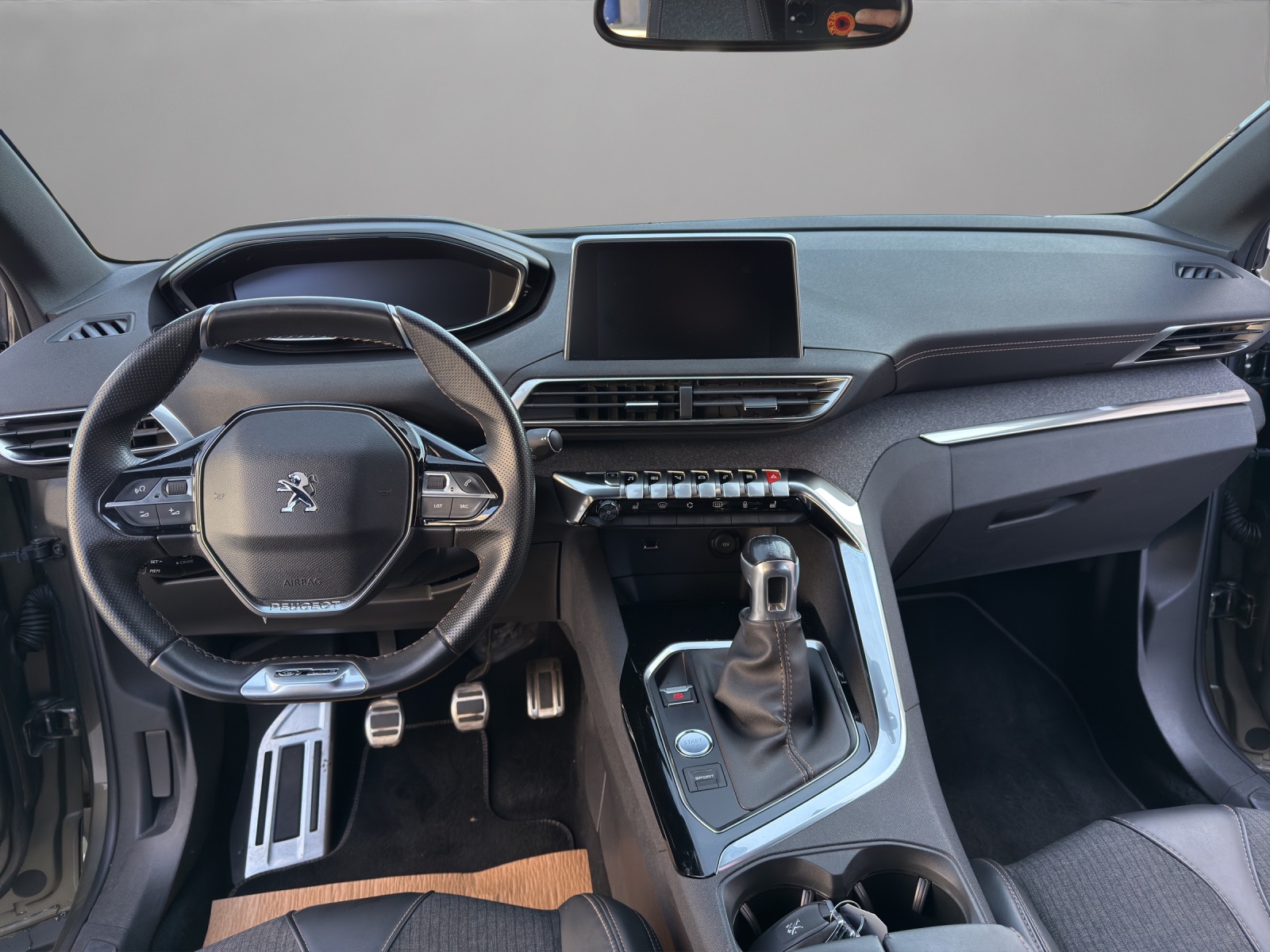 PEUGEOT 5008 2.0 BlueHDi GT Line-image-13