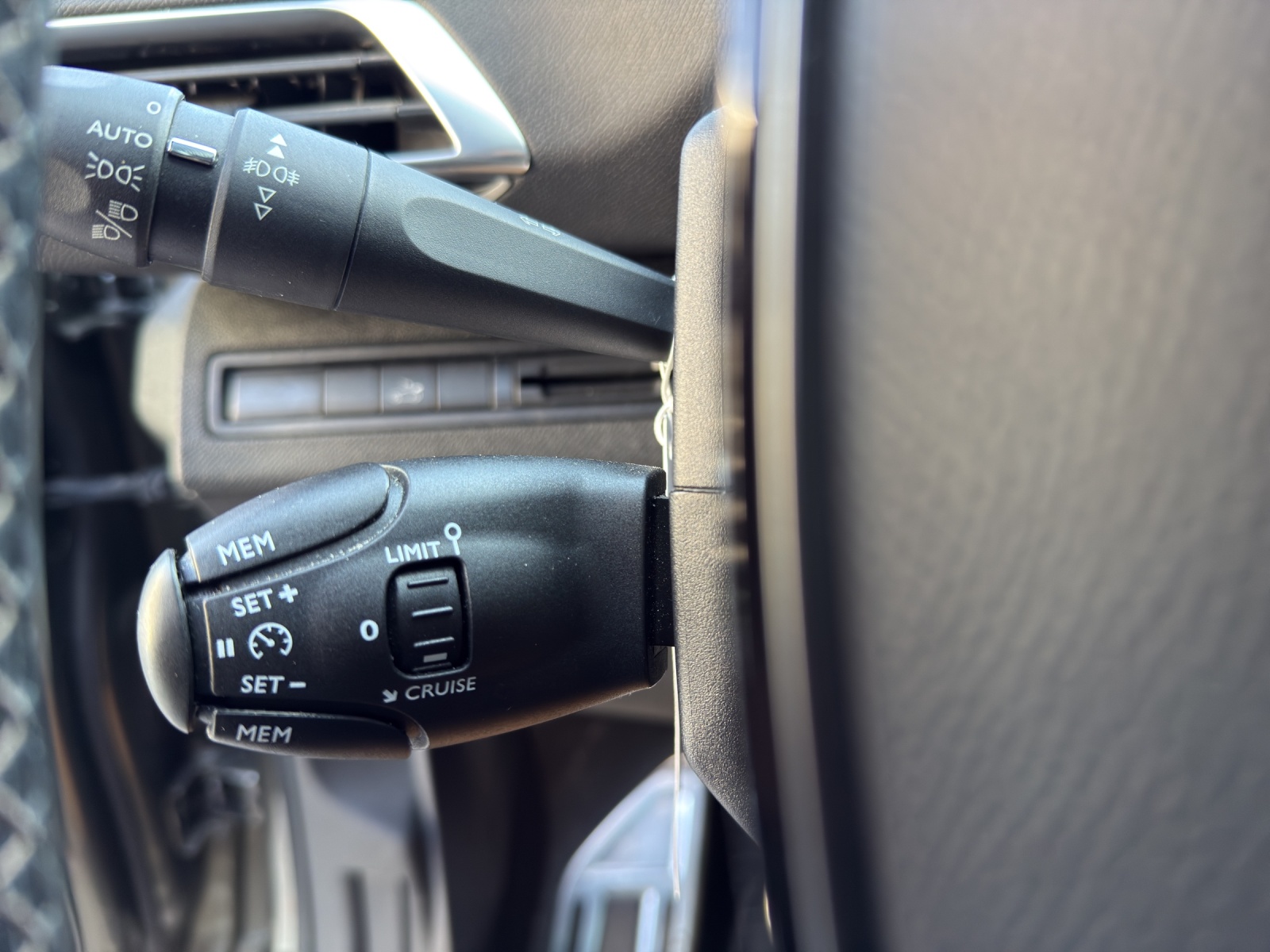 PEUGEOT 5008 2.0 BlueHDi GT Line-image-24