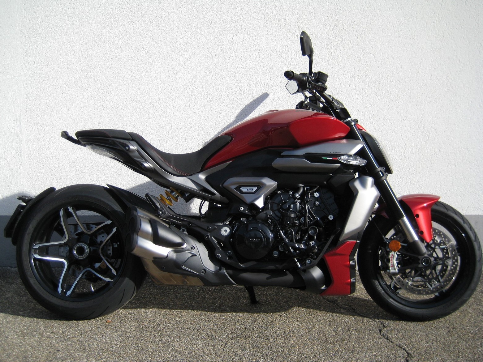 DUCATI X Diavel V4