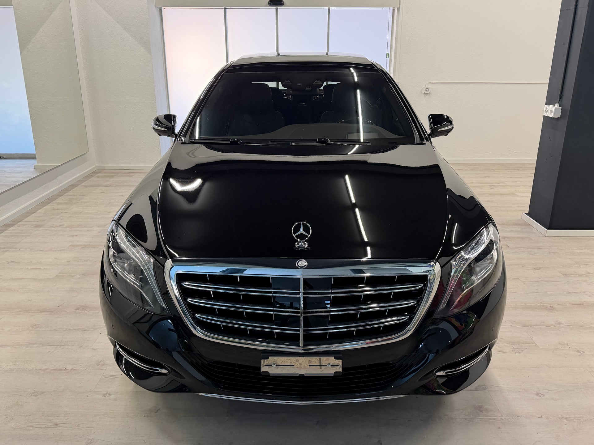 MERCEDES-BENZ S 500 Maybach 4Matic 9G-Tronic-showroom-element-2