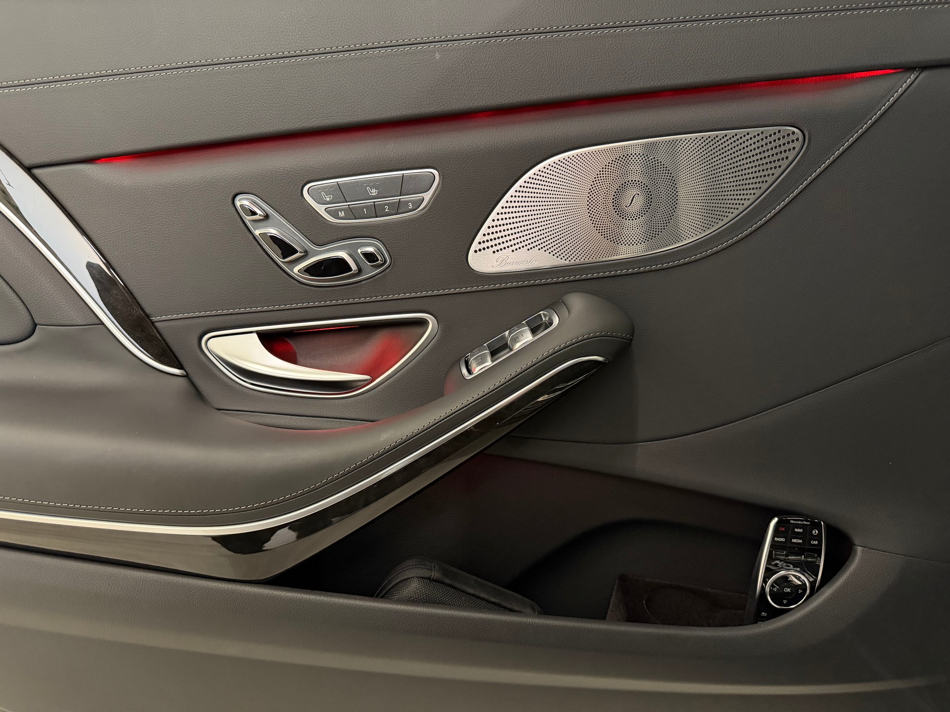MERCEDES-BENZ S 500 Maybach 4Matic 9G-Tronic-image-29