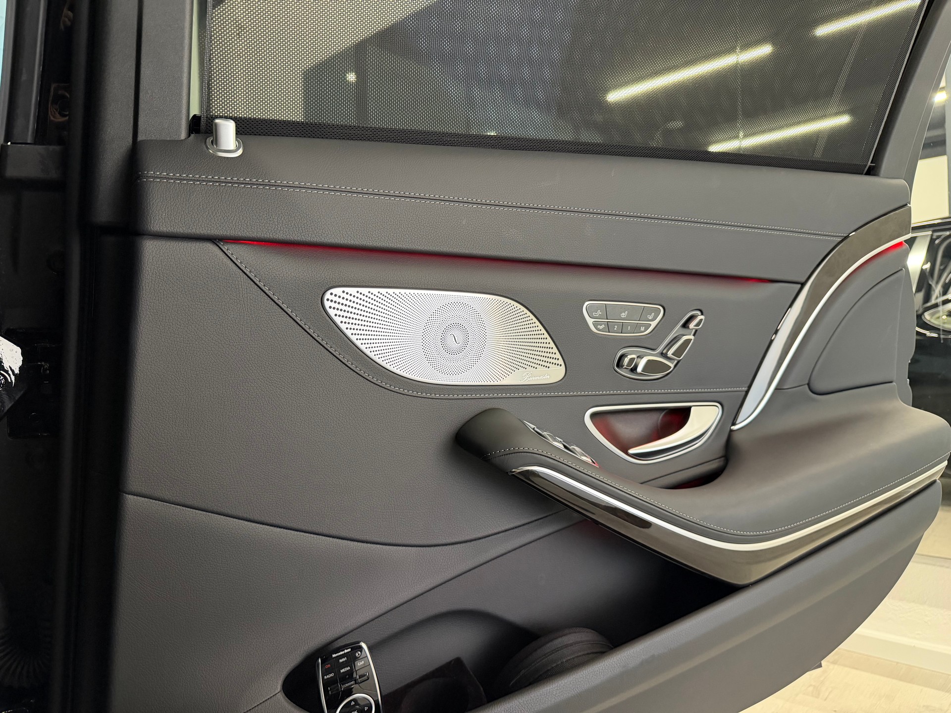 MERCEDES-BENZ S 500 Maybach 4Matic 9G-Tronic-image-30