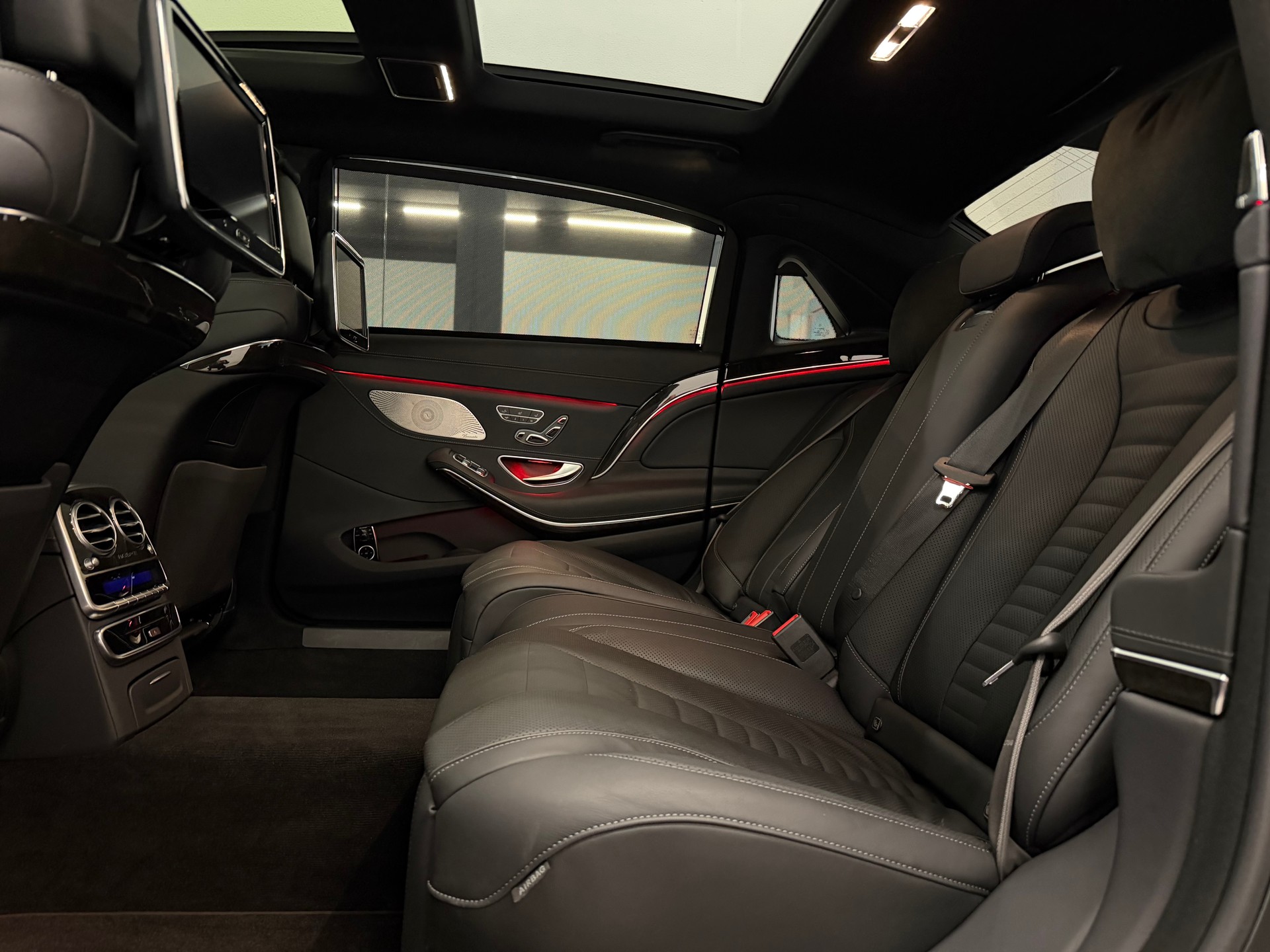 MERCEDES-BENZ S 500 Maybach 4Matic 9G-Tronic-image-24