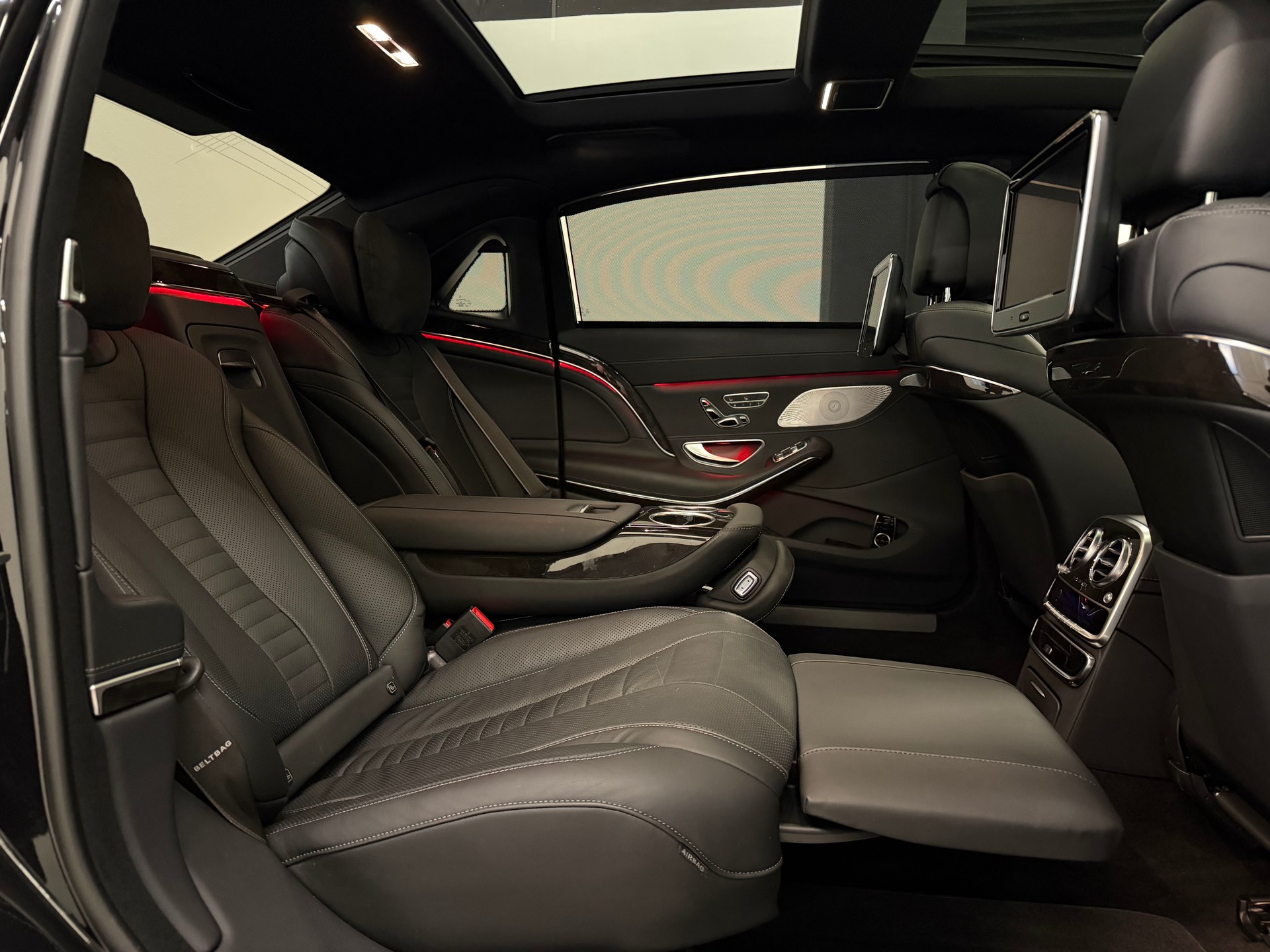 MERCEDES-BENZ S 500 Maybach 4Matic 9G-Tronic-image-25