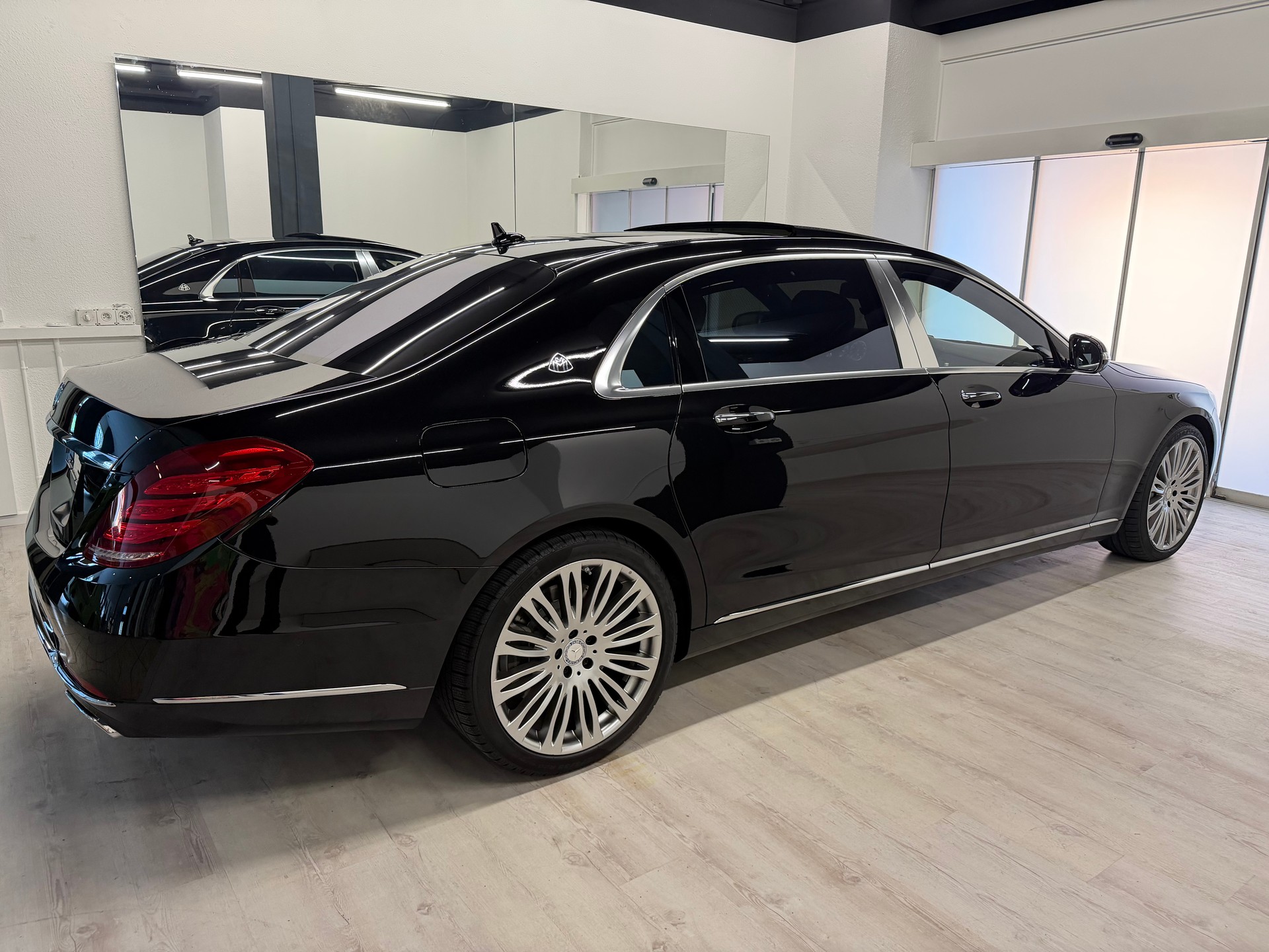 MERCEDES-BENZ S 500 Maybach 4Matic 9G-Tronic-image-7