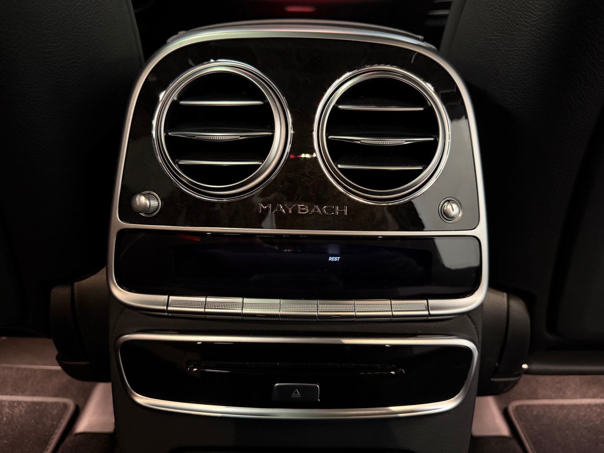 MERCEDES-BENZ S 500 Maybach 4Matic 9G-Tronic-image-28