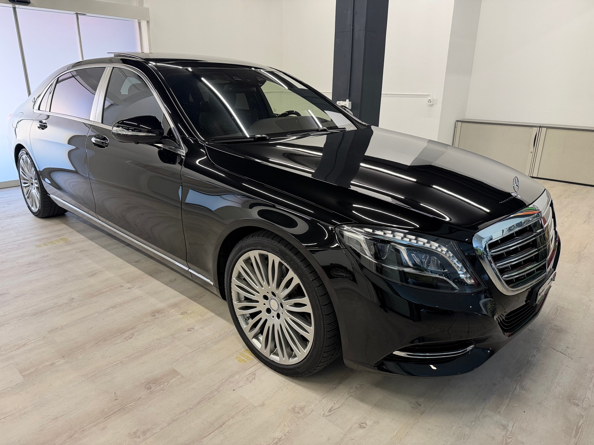 MERCEDES-BENZ S 500 Maybach 4Matic 9G-Tronic-showroom-element-3