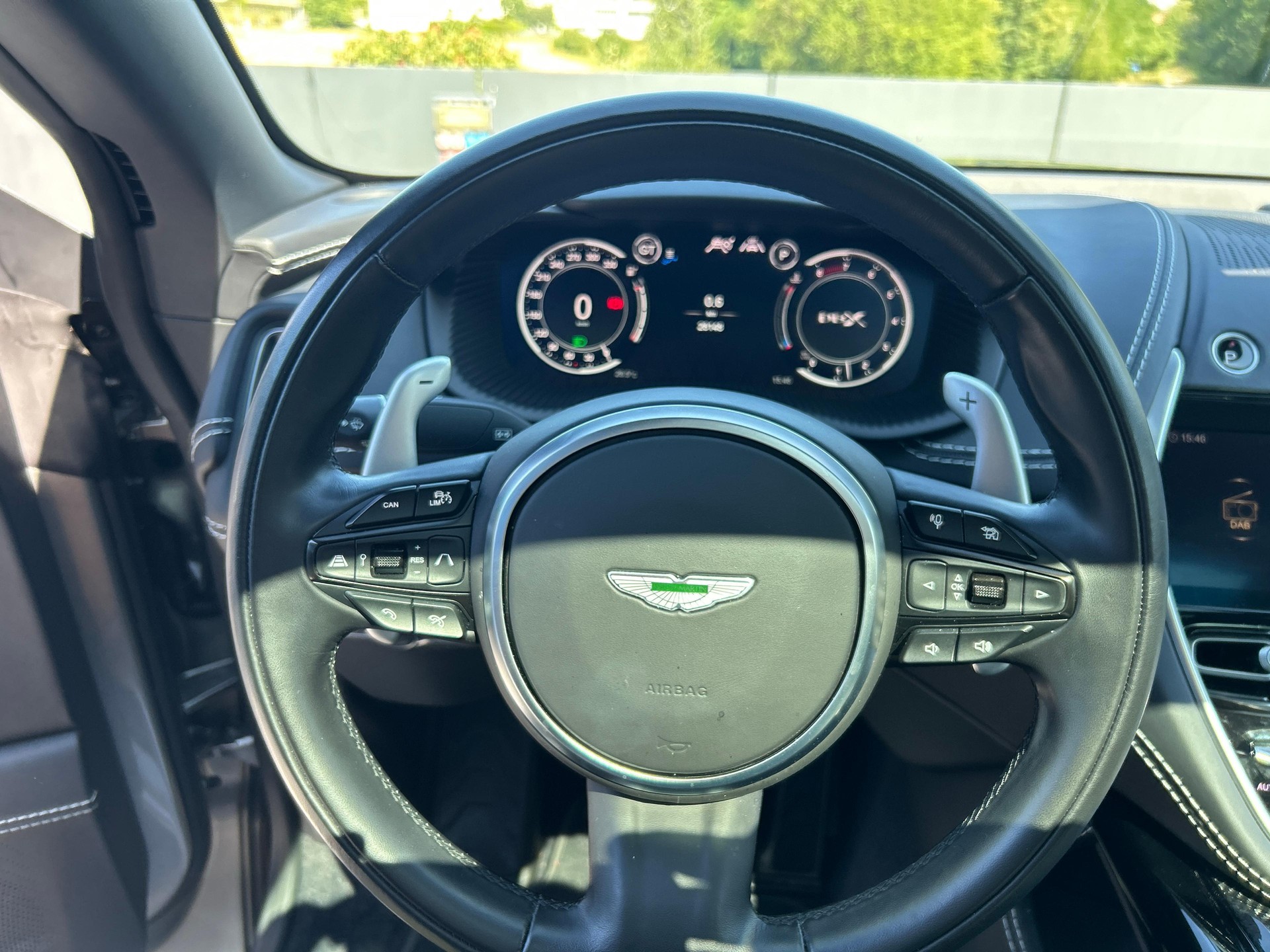 ASTON MARTIN DBX 707 4.0 V8 Bi-Turbo-image-24