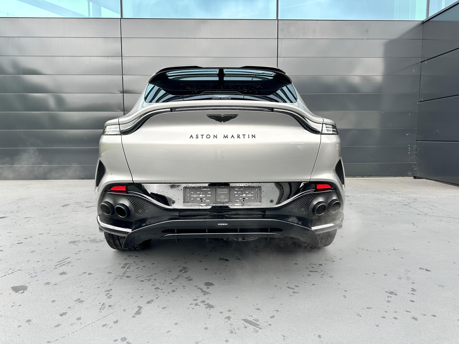 ASTON MARTIN DBX 707 4.0 V8 Bi-Turbo-image-36