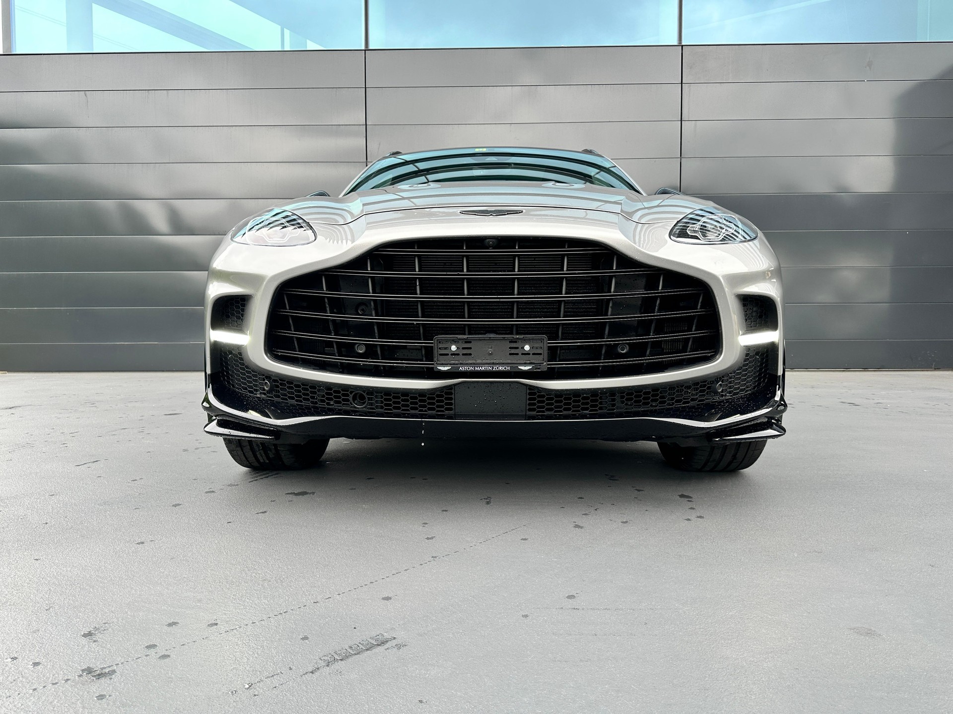ASTON MARTIN DBX 707 4.0 V8 Bi-Turbo-image-37