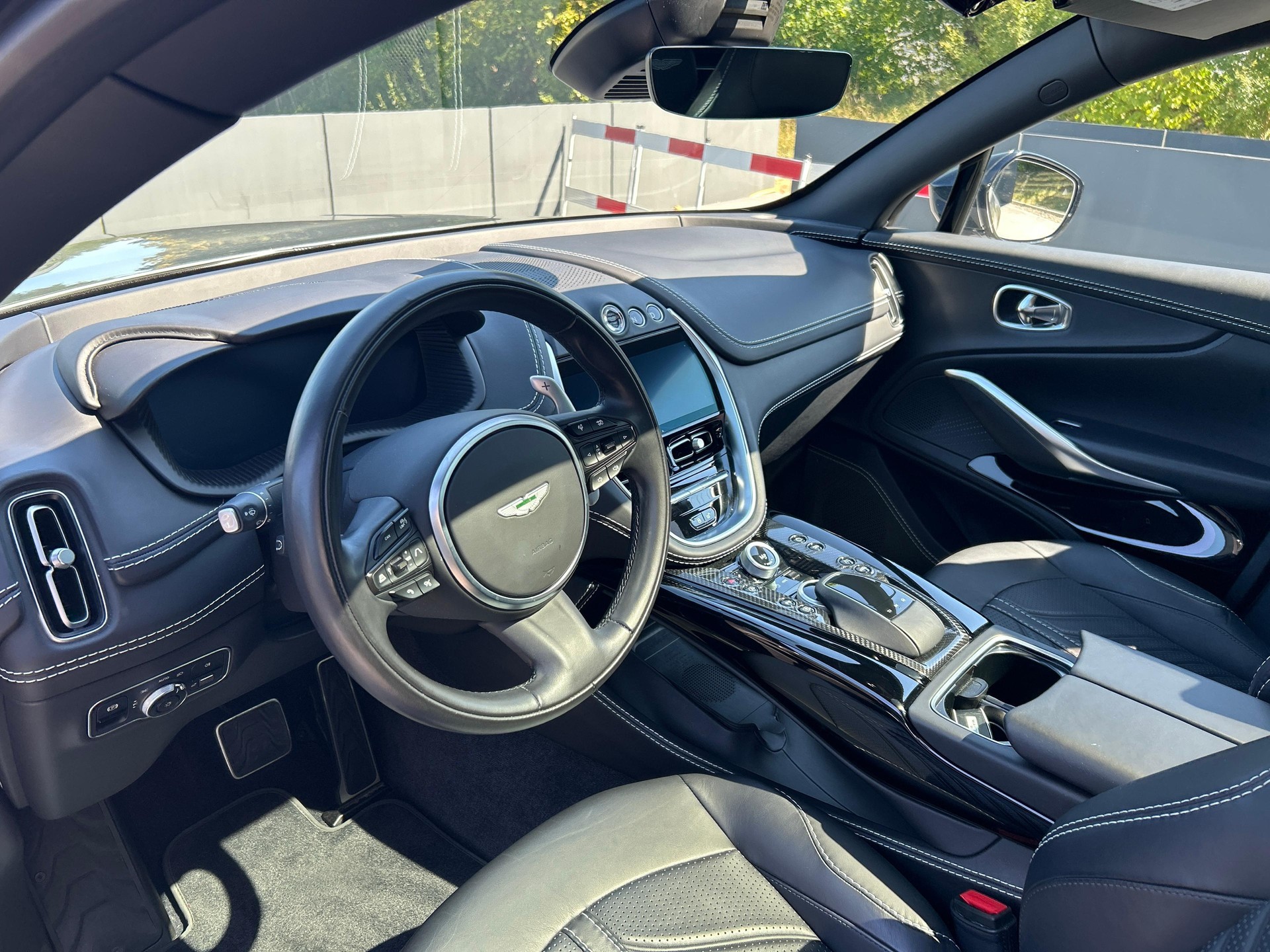 ASTON MARTIN DBX 707 4.0 V8 Bi-Turbo-image-20