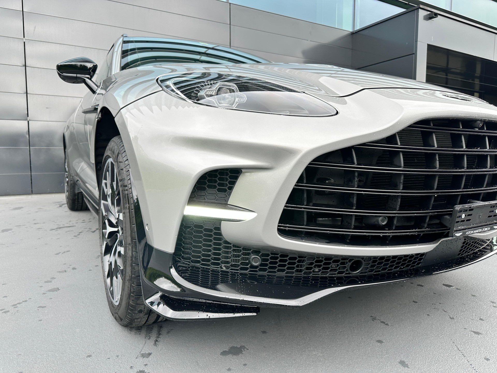 ASTON MARTIN DBX 707 4.0 V8 Bi-Turbo-image-38