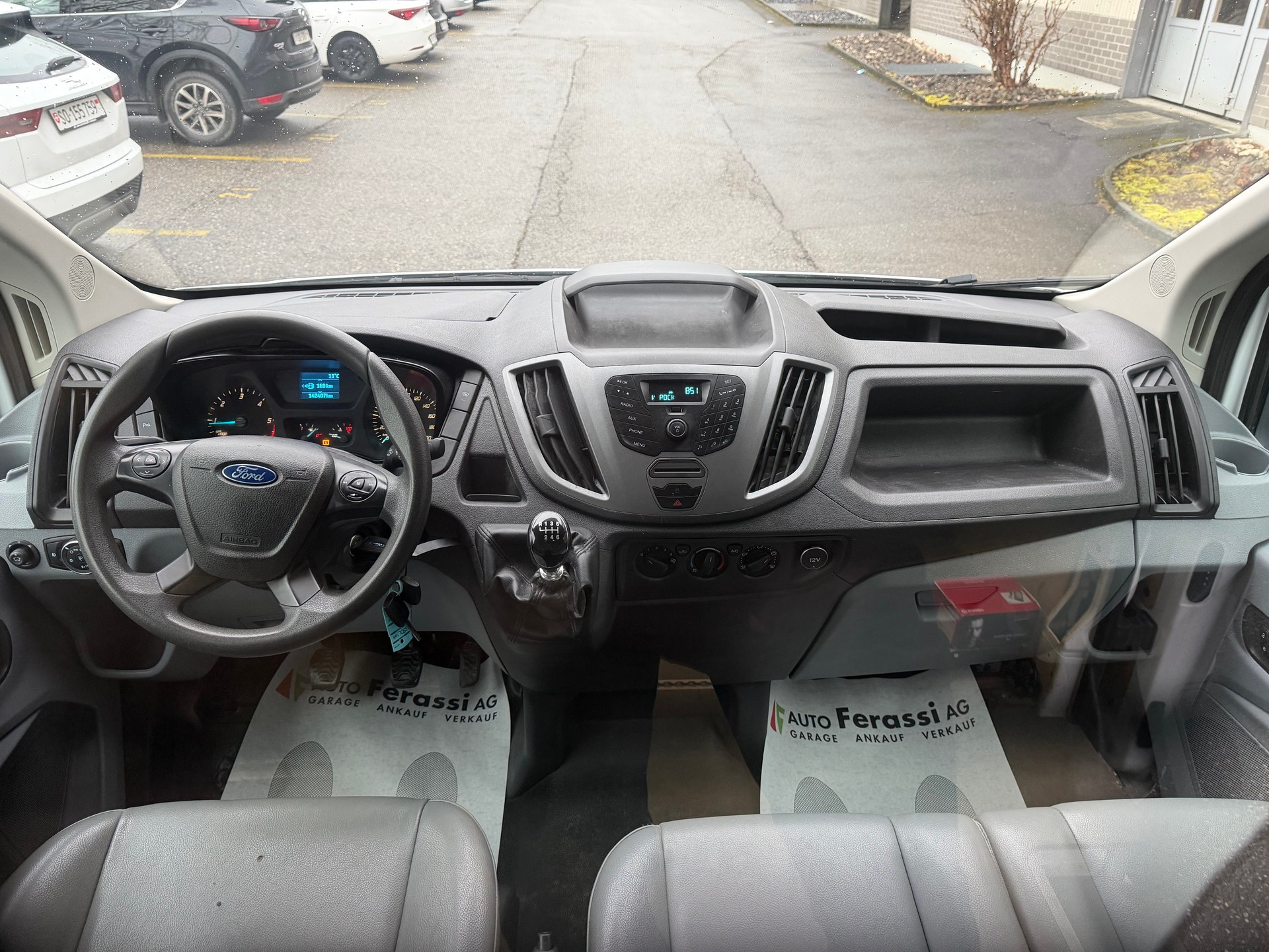 FORD Transit Van 350 L3H2 Ambiente 4WD-image-8