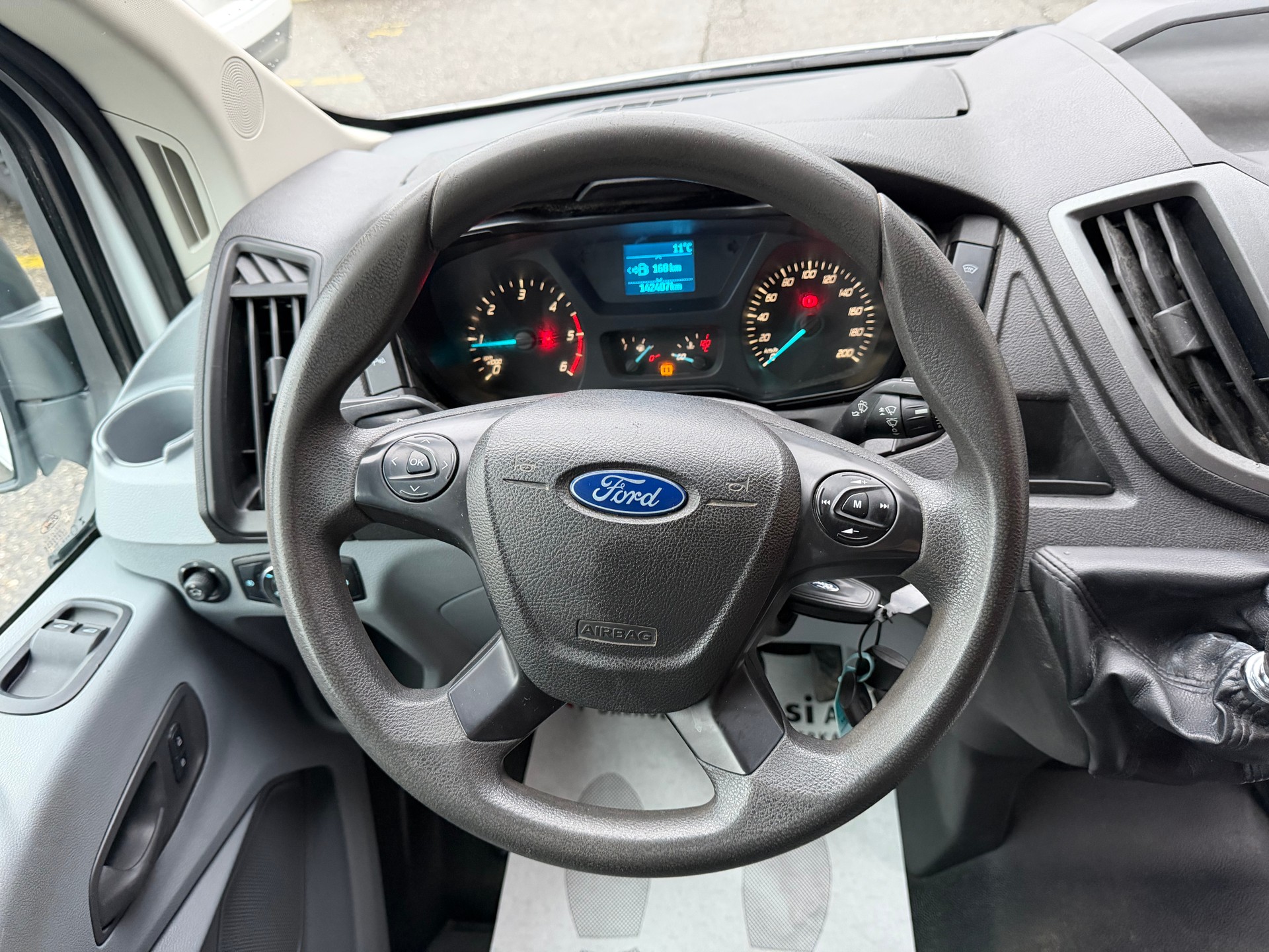 FORD Transit Van 350 L3H2 Ambiente 4WD-image-15