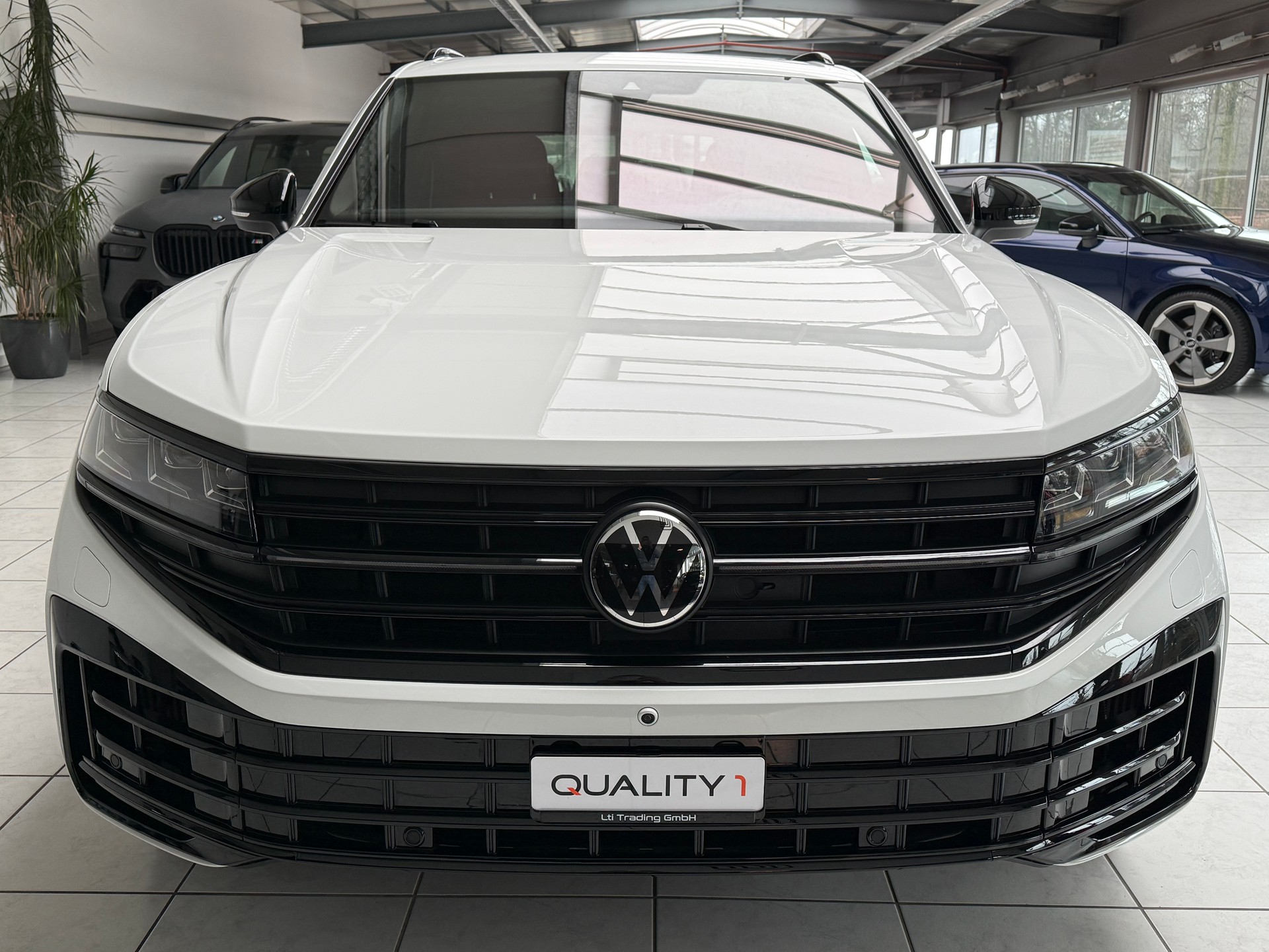 VW Touareg 3.0 TSI eHybrid R Tiptronic * Werksgarantie bis 10.2027 *-image-6