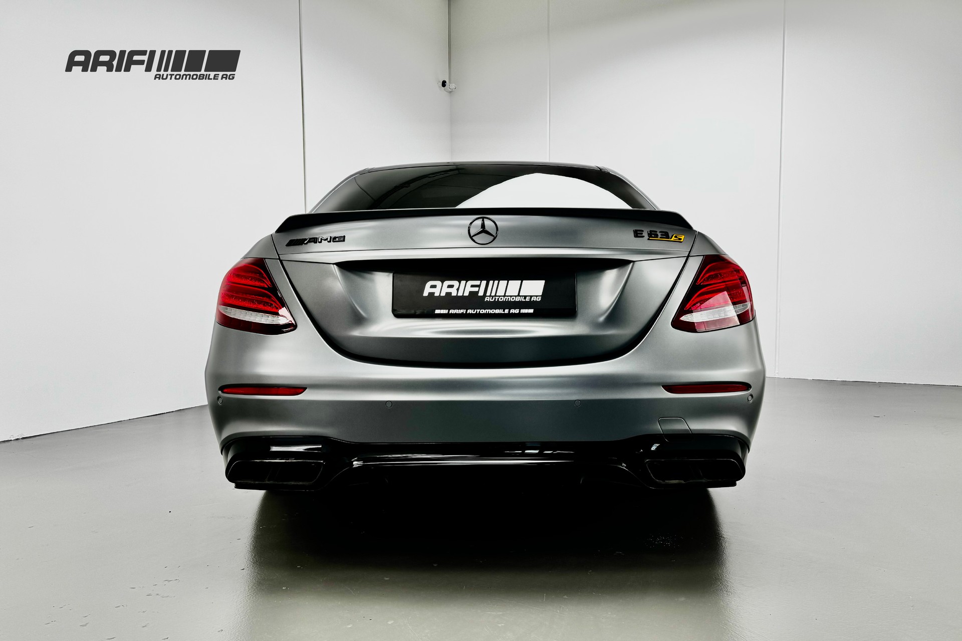 MERCEDES-BENZ E 63 AMG S Edition 1 Selenitgrau Magno-image-4