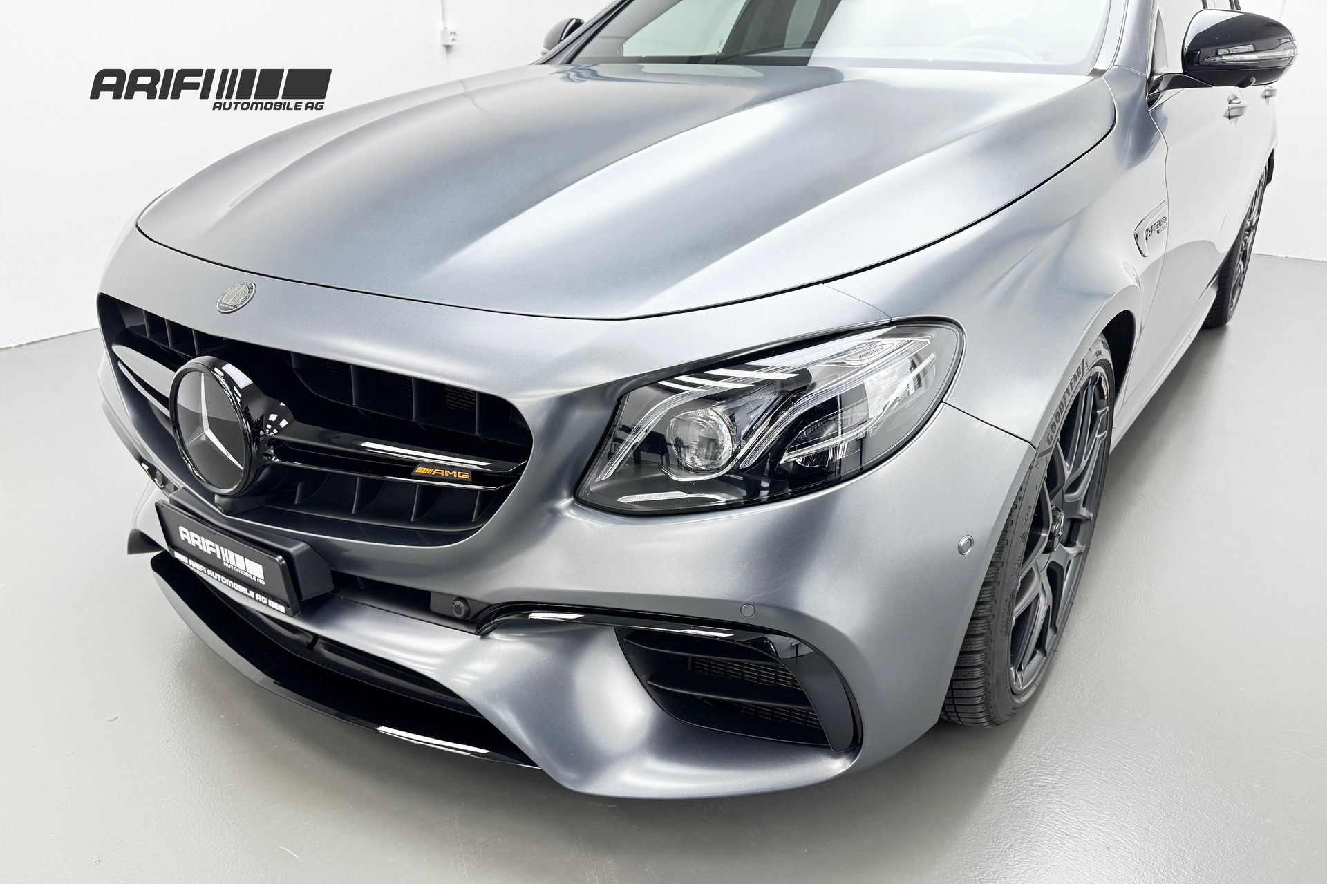 MERCEDES-BENZ E 63 AMG S Edition 1 Selenitgrau Magno-image-7