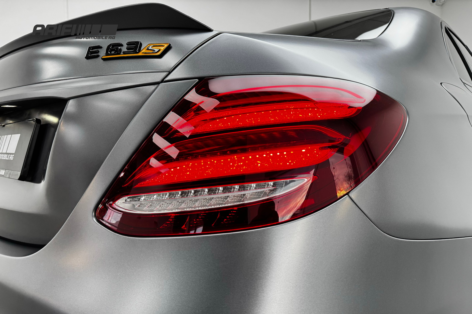 MERCEDES-BENZ E 63 AMG S Edition 1 Selenitgrau Magno-image-11
