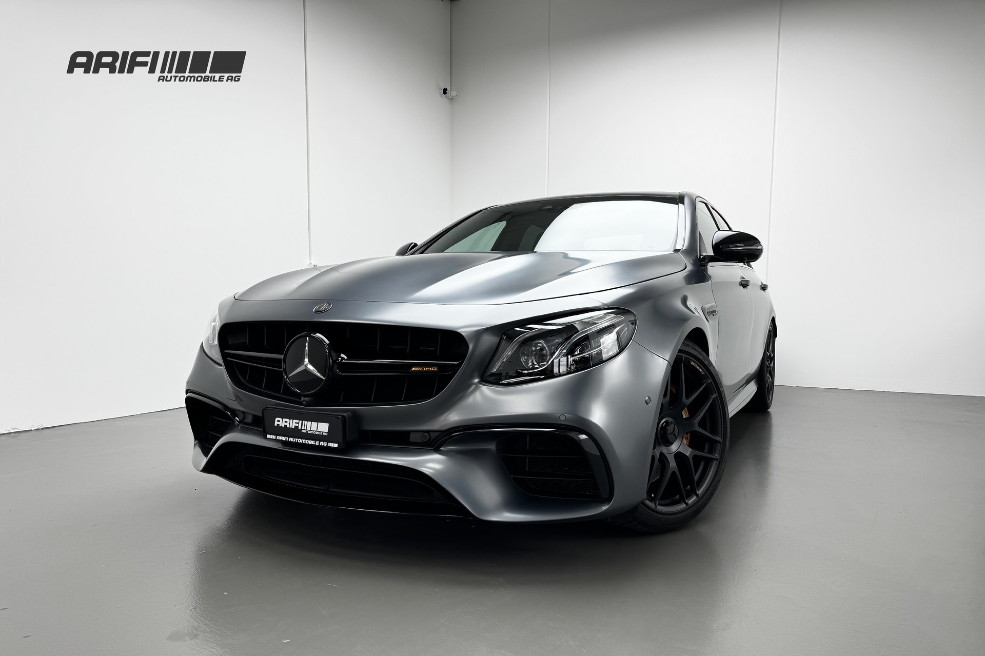 MERCEDES-BENZ E 63 AMG S Edition 1 Selenitgrau Magno