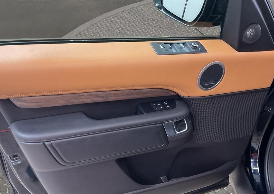 LAND ROVER Discovery 2.0 SD4 HSE Luxury Automatic-image-14
