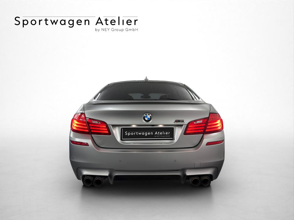 BMW M5 Drivelogic “30 Jahre Edition” 1 of 300-showroom-element-3