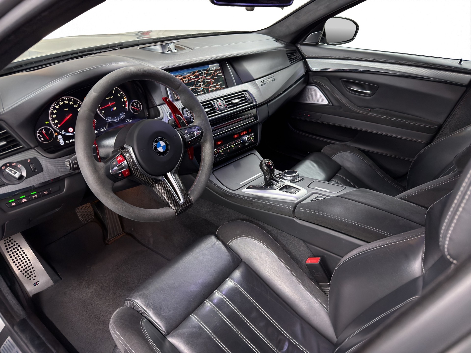 BMW M5 Drivelogic “30 Jahre Edition” 1 of 300-image-17