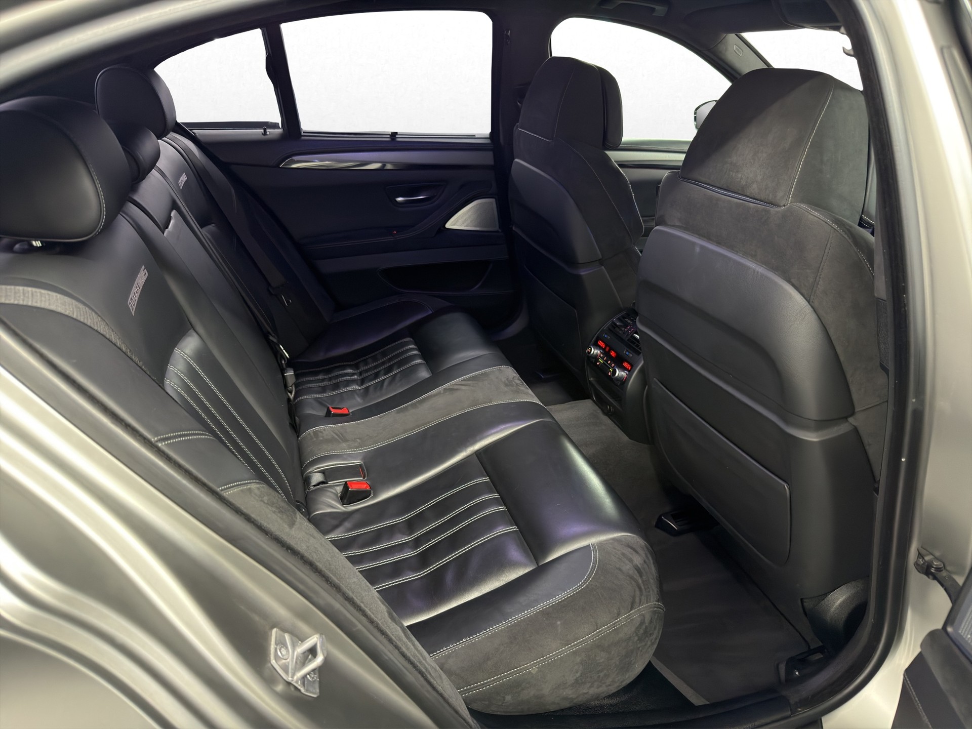 BMW M5 Drivelogic “30 Jahre Edition” 1 of 300-image-22
