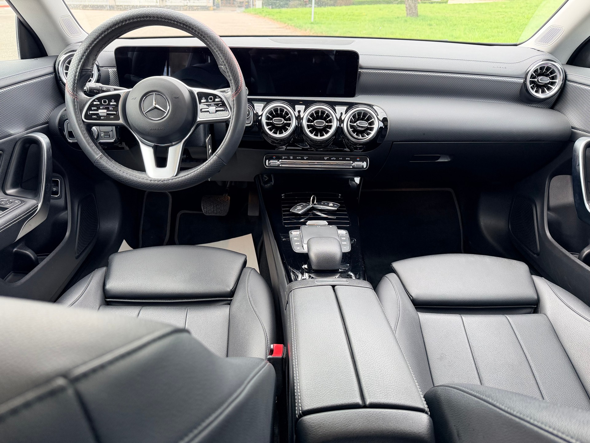 MERCEDES-BENZ CLA Shooting Brake 200 Style 7G-DCT-image-10